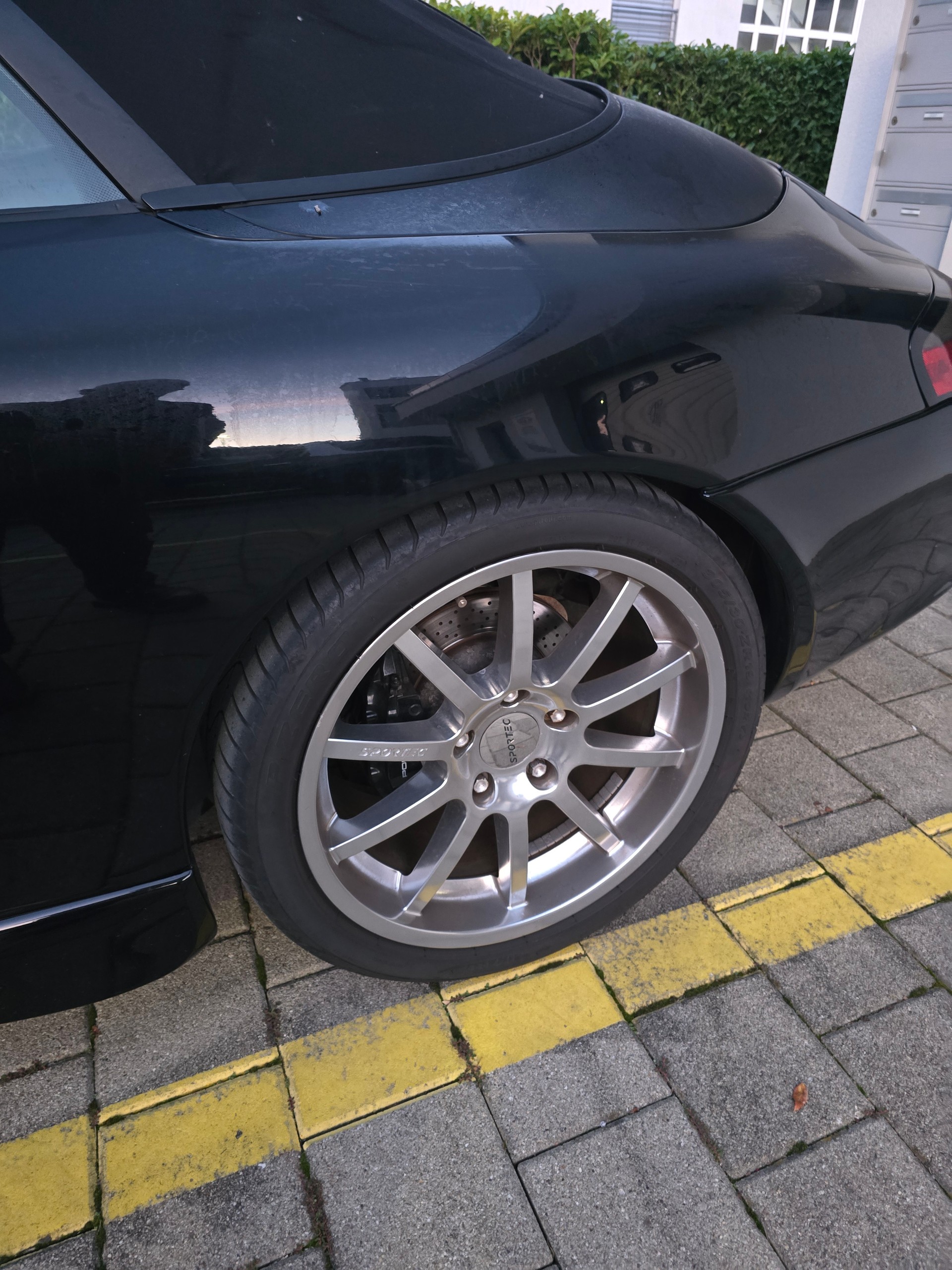 PORSCHE Carrera-image-9