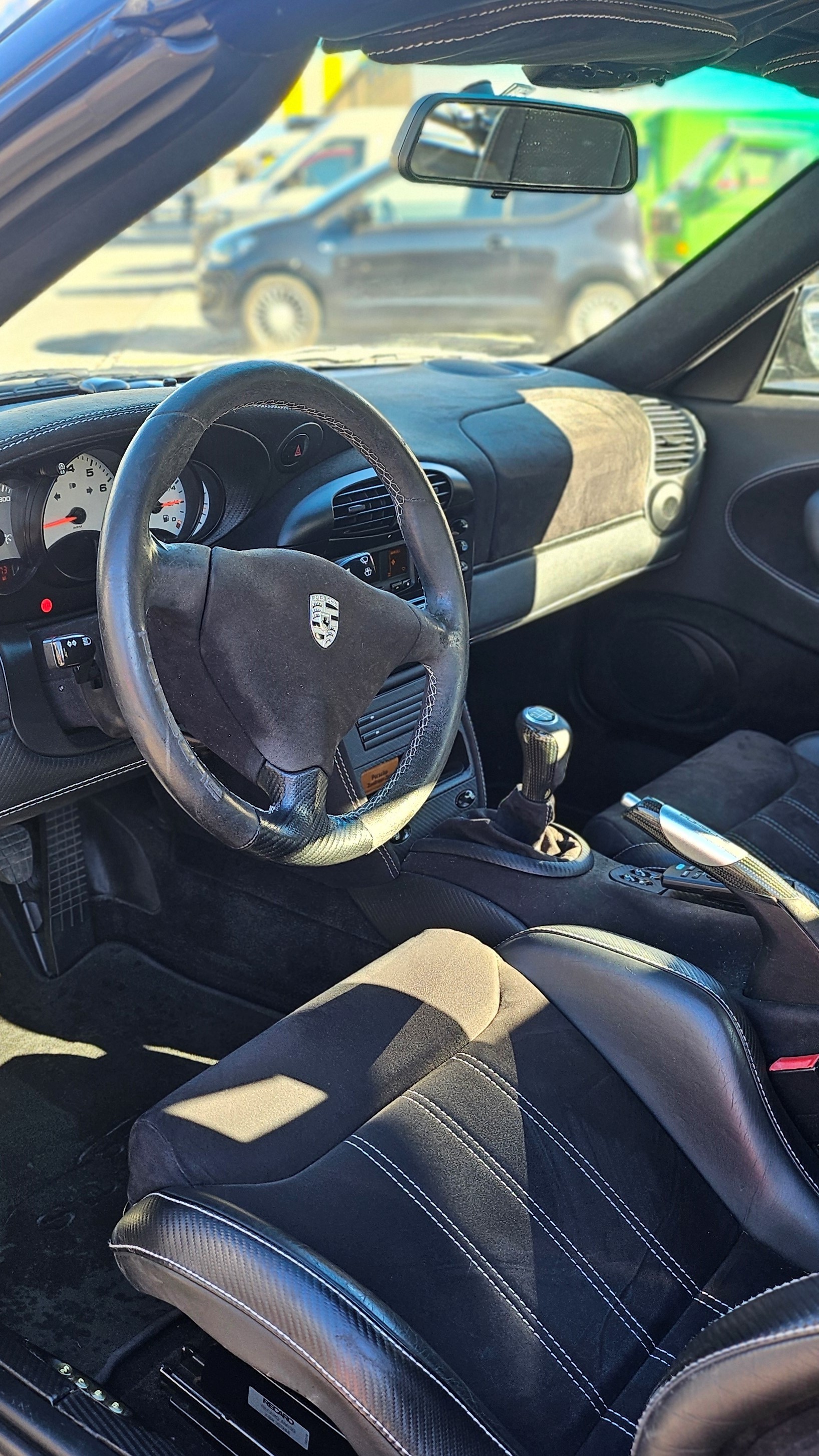 PORSCHE Carrera-image-3