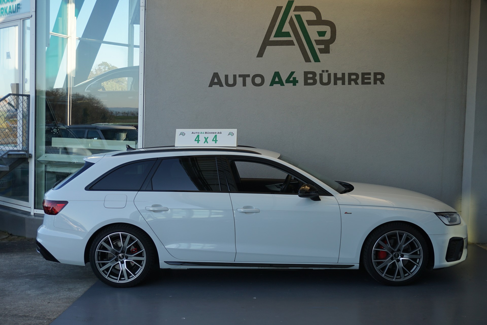 AUDI A4 Avant 40 TDI S-Line quattro 204PS-showroom-element-3