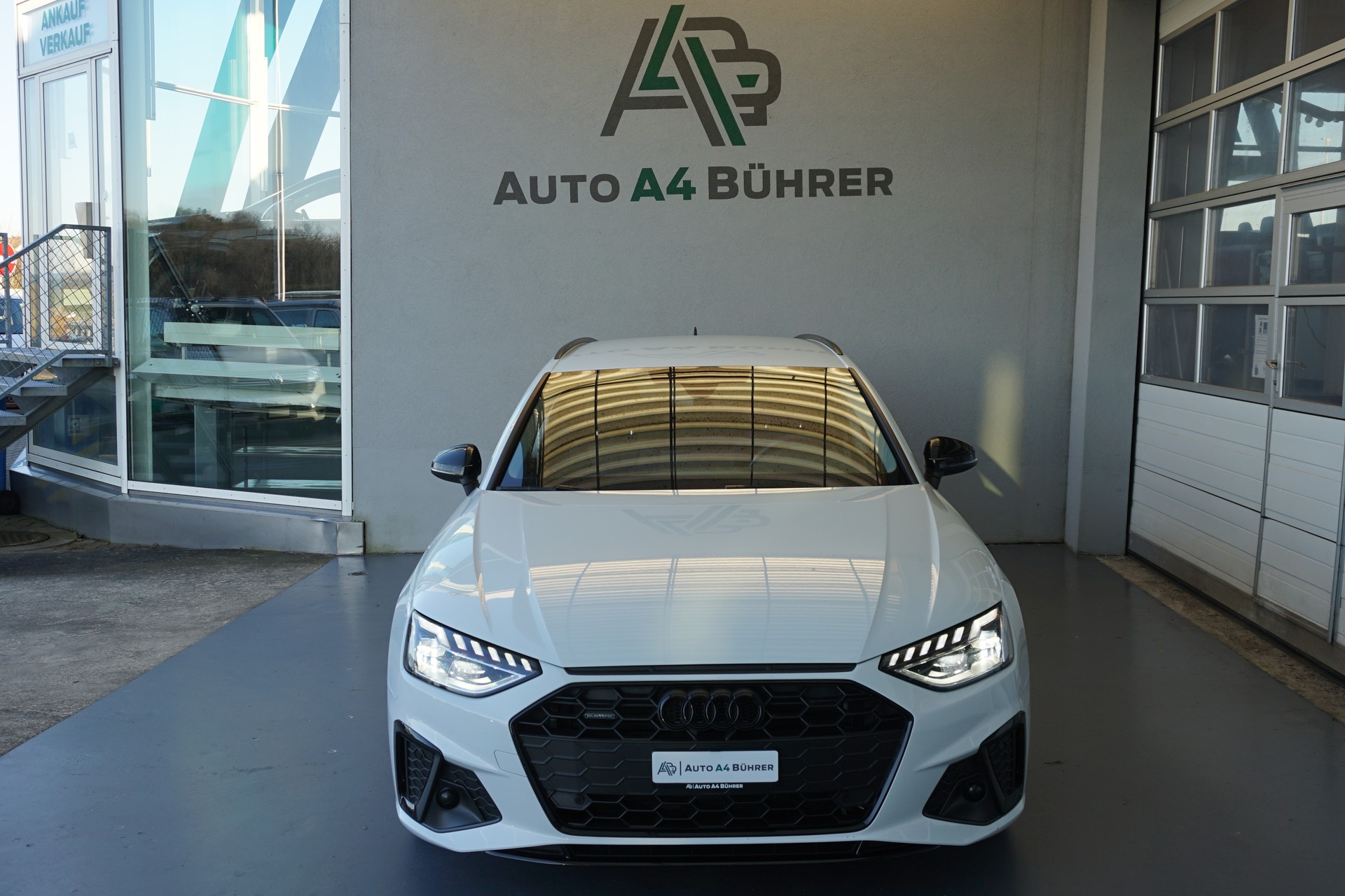 AUDI A4 Avant 40 TDI S-Line quattro 204PS-image-8