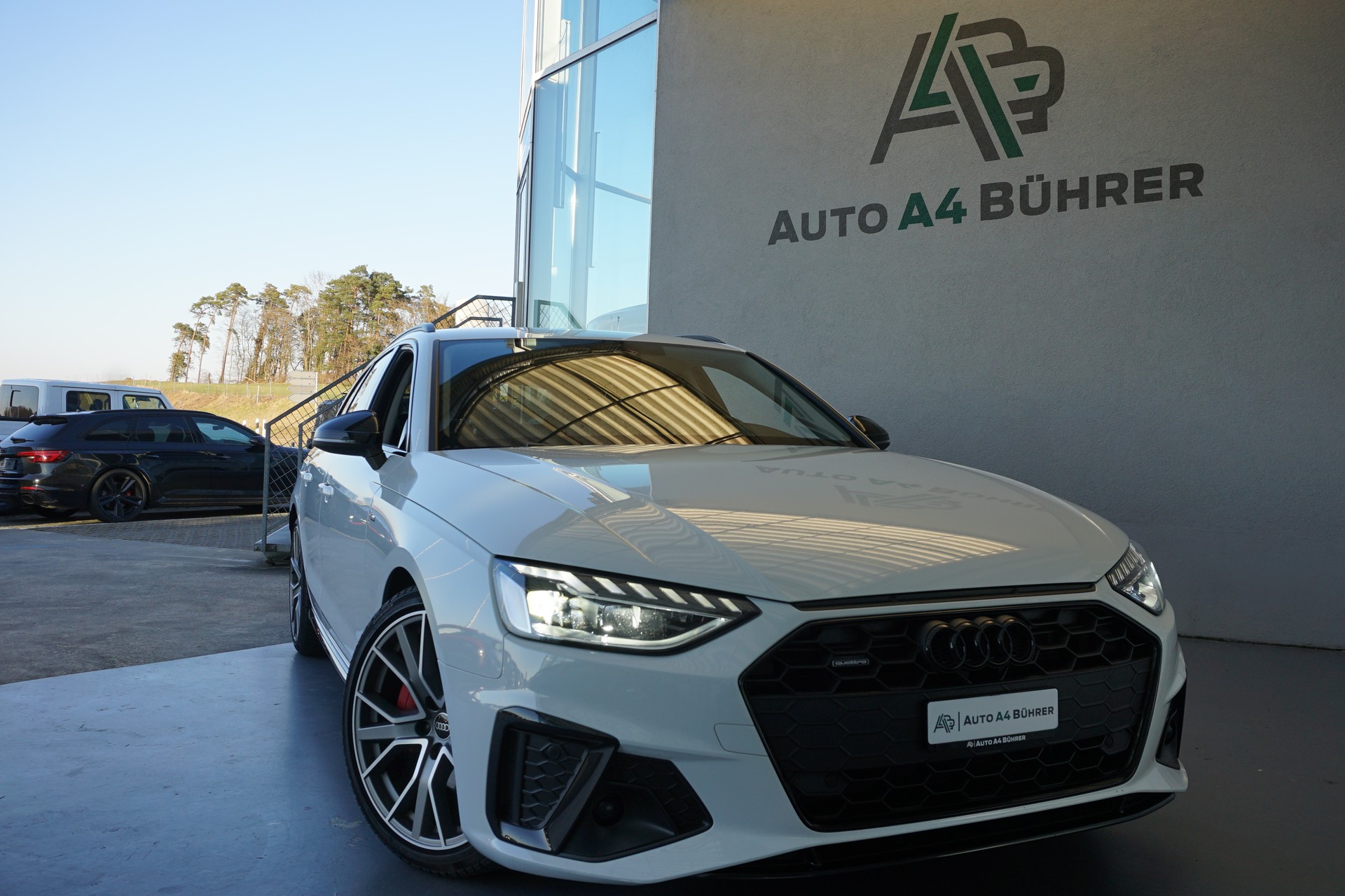 AUDI A4 Avant 40 TDI S-Line quattro 204PS-showroom-element-2