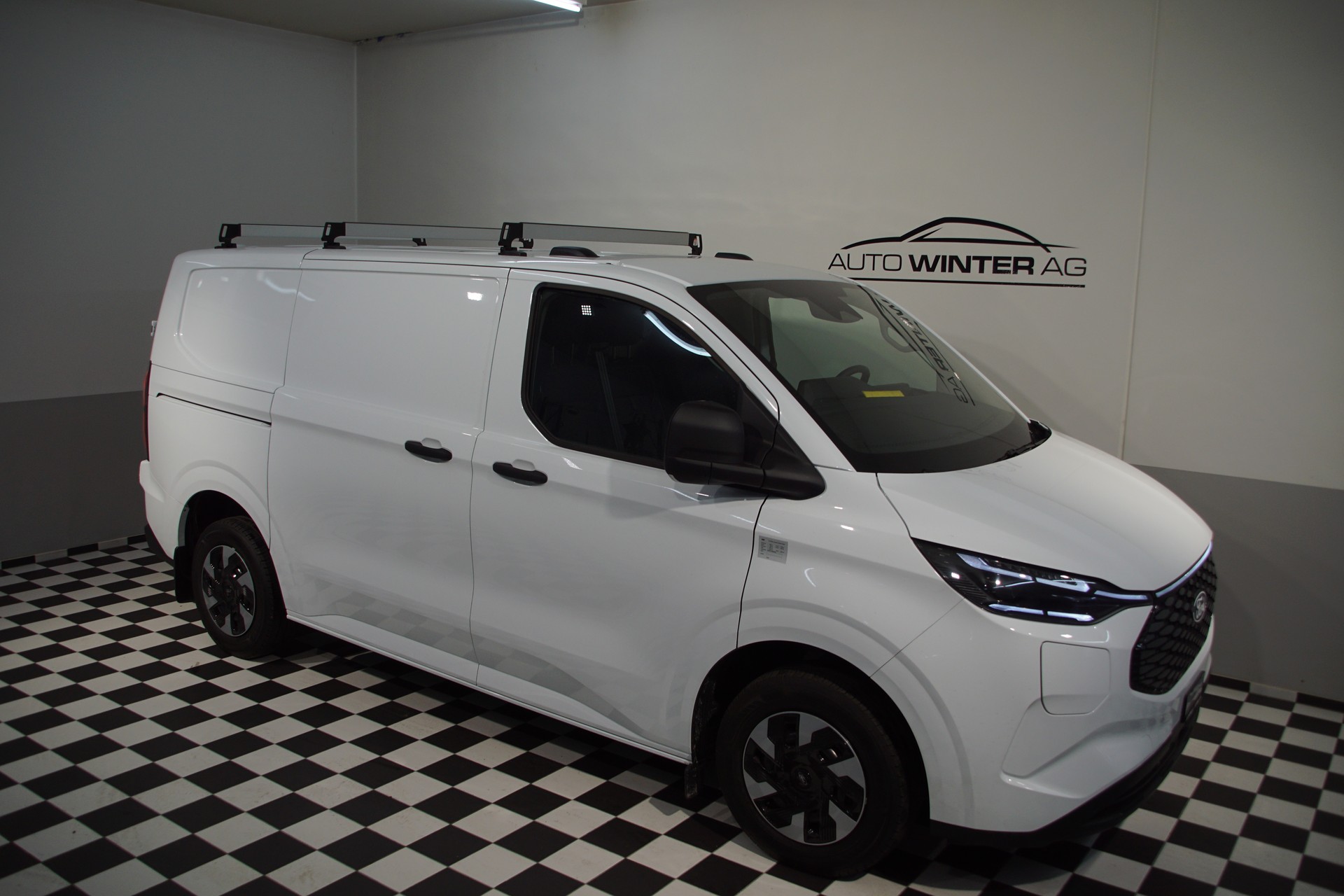 FORD Transit Custom Van 320 L1 H1 65kWh Trend-image-4