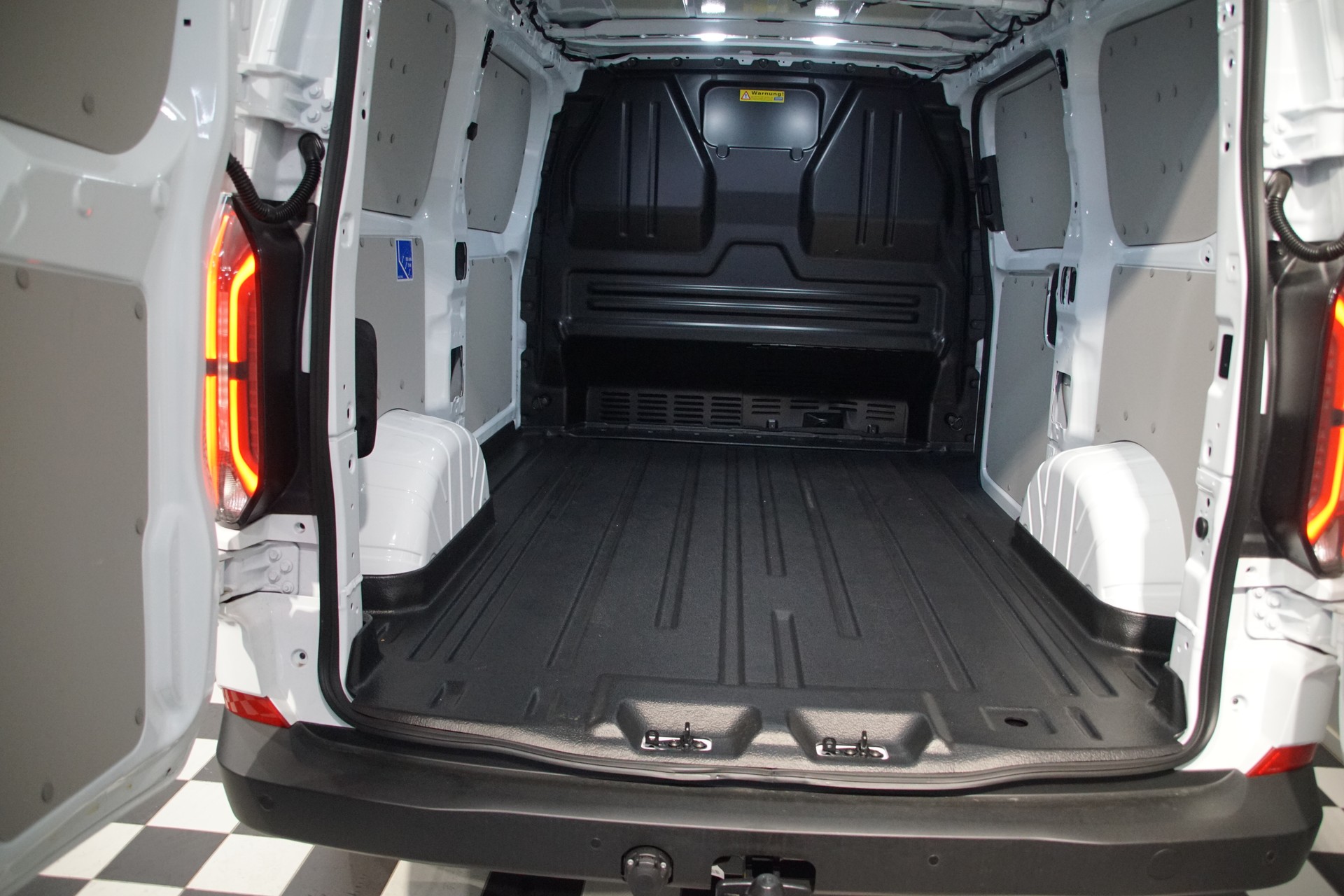 FORD Transit Custom Van 320 L1 H1 65kWh Trend-image-9