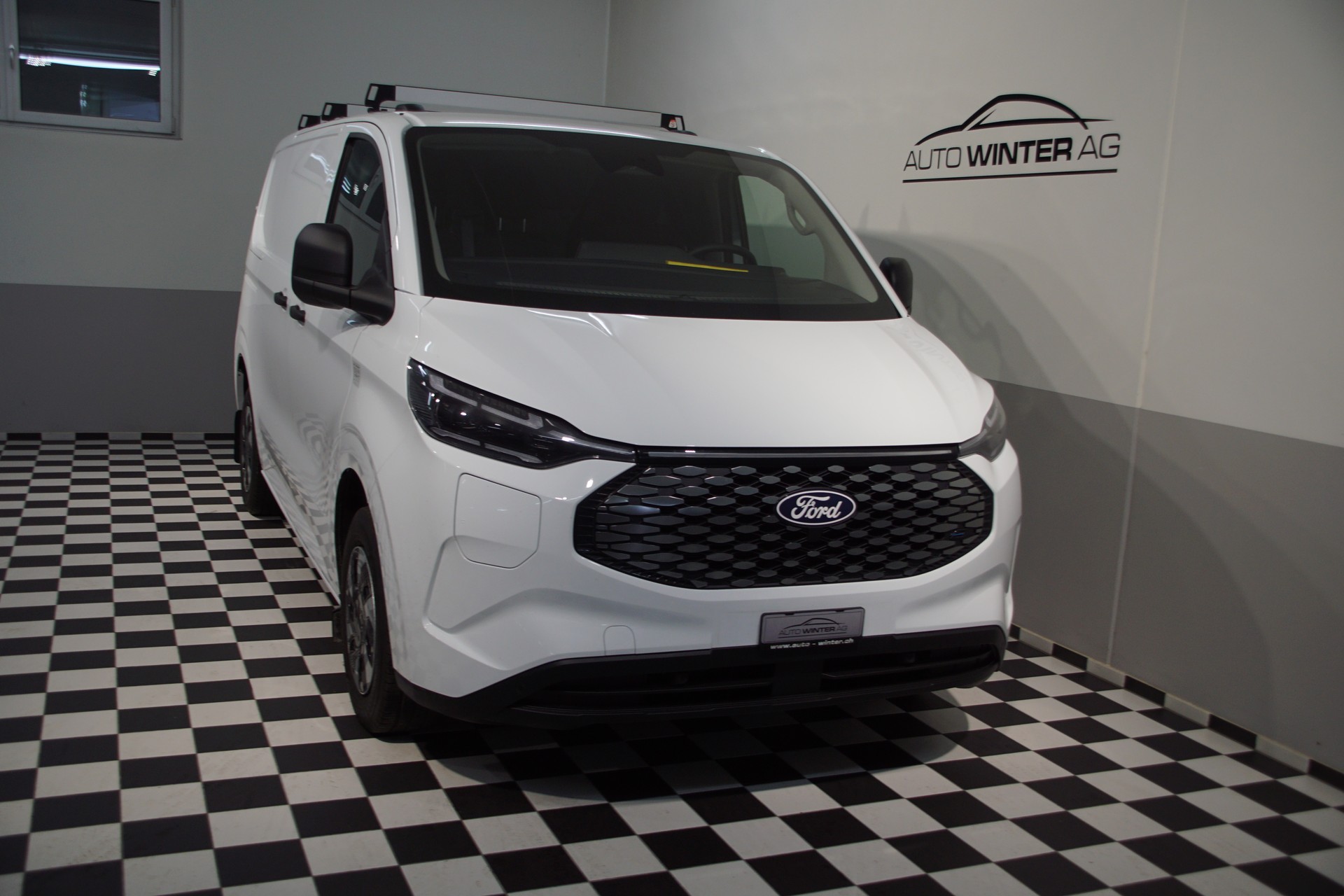FORD Transit Custom Van 320 L1 H1 65kWh Trend-image-5