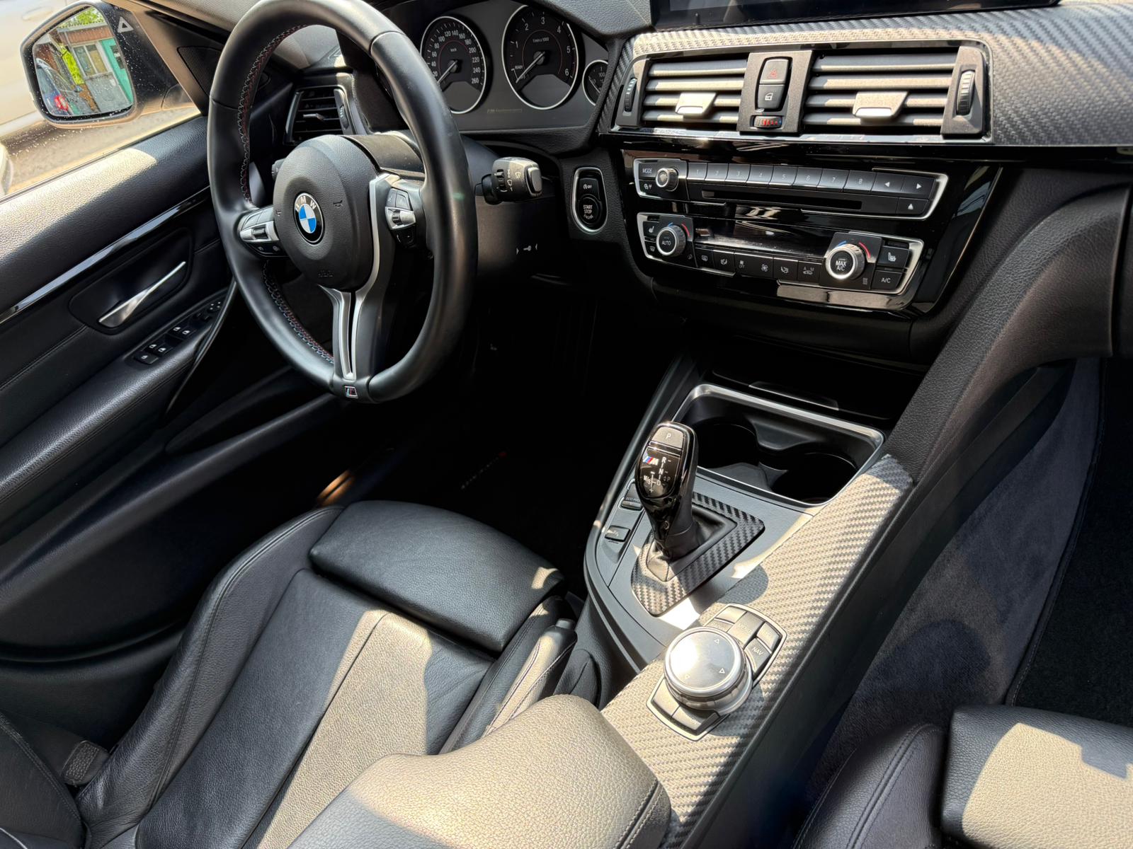 BMW 320d xDrive Touring Sport Line Steptronic-image-14