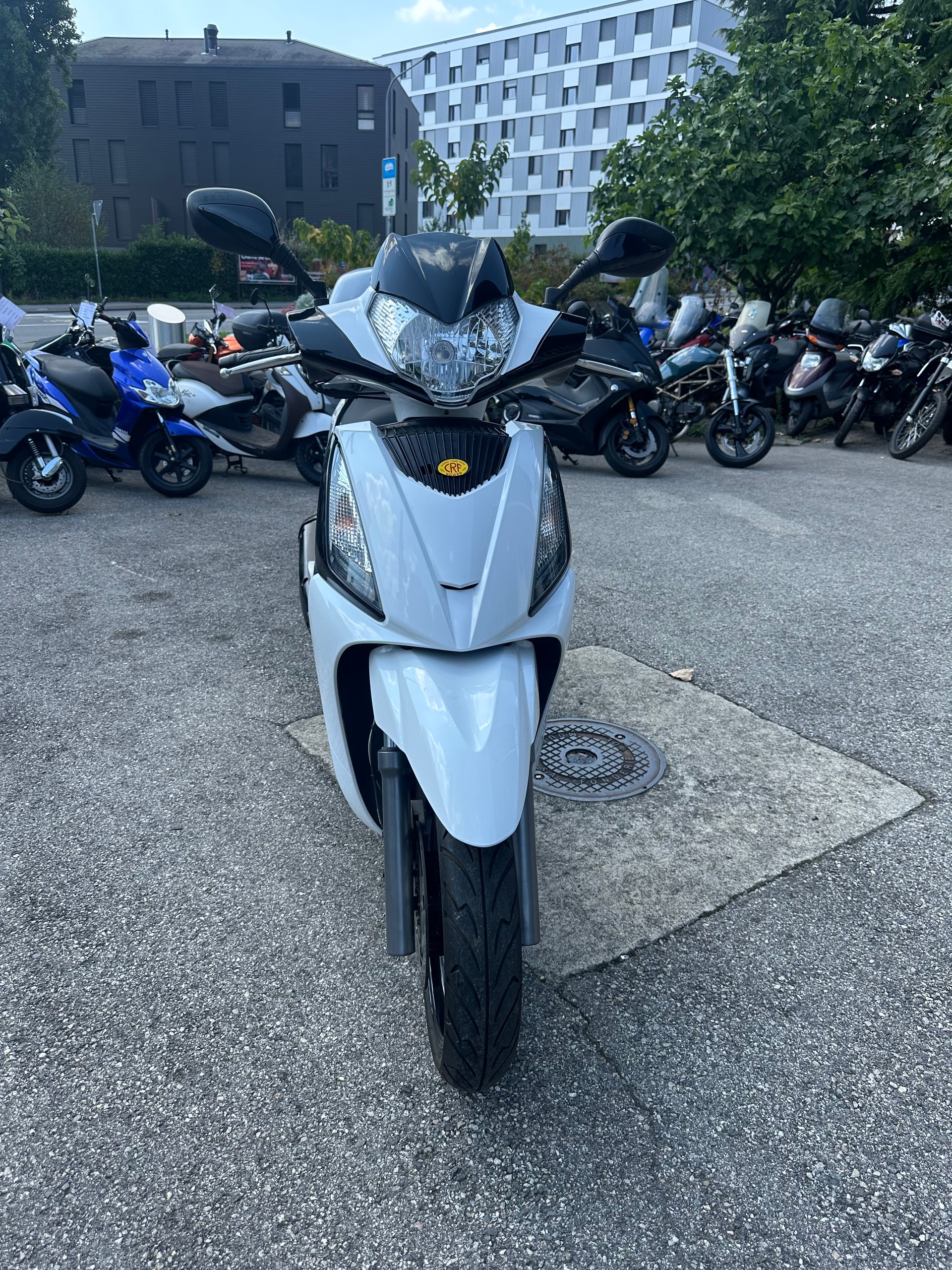KYMCO People GTI 125 injection-image-1