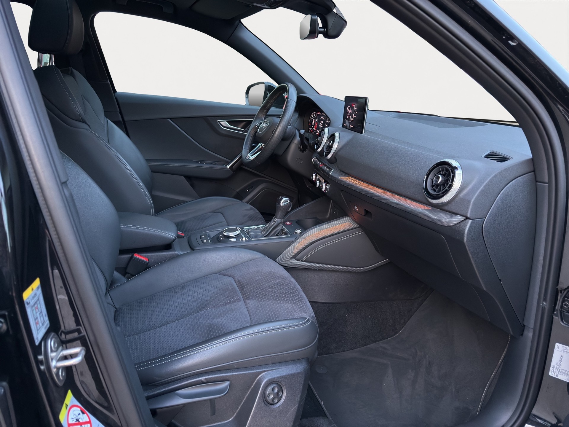 AUDI SQ2 TFSI quattro S-tronic-image-10