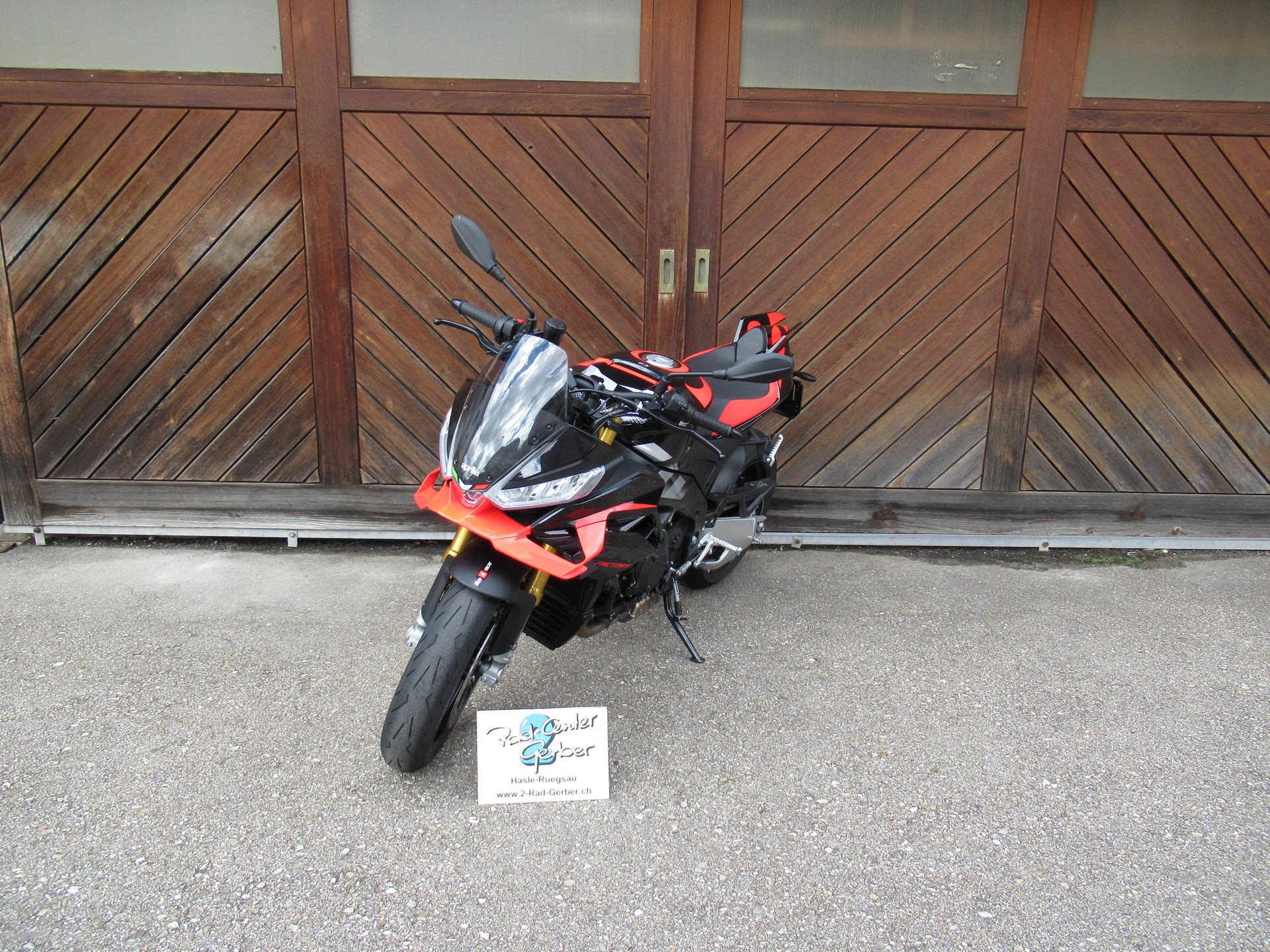 APRILIA Tuono V4 1100 E5+ Factory-image-6