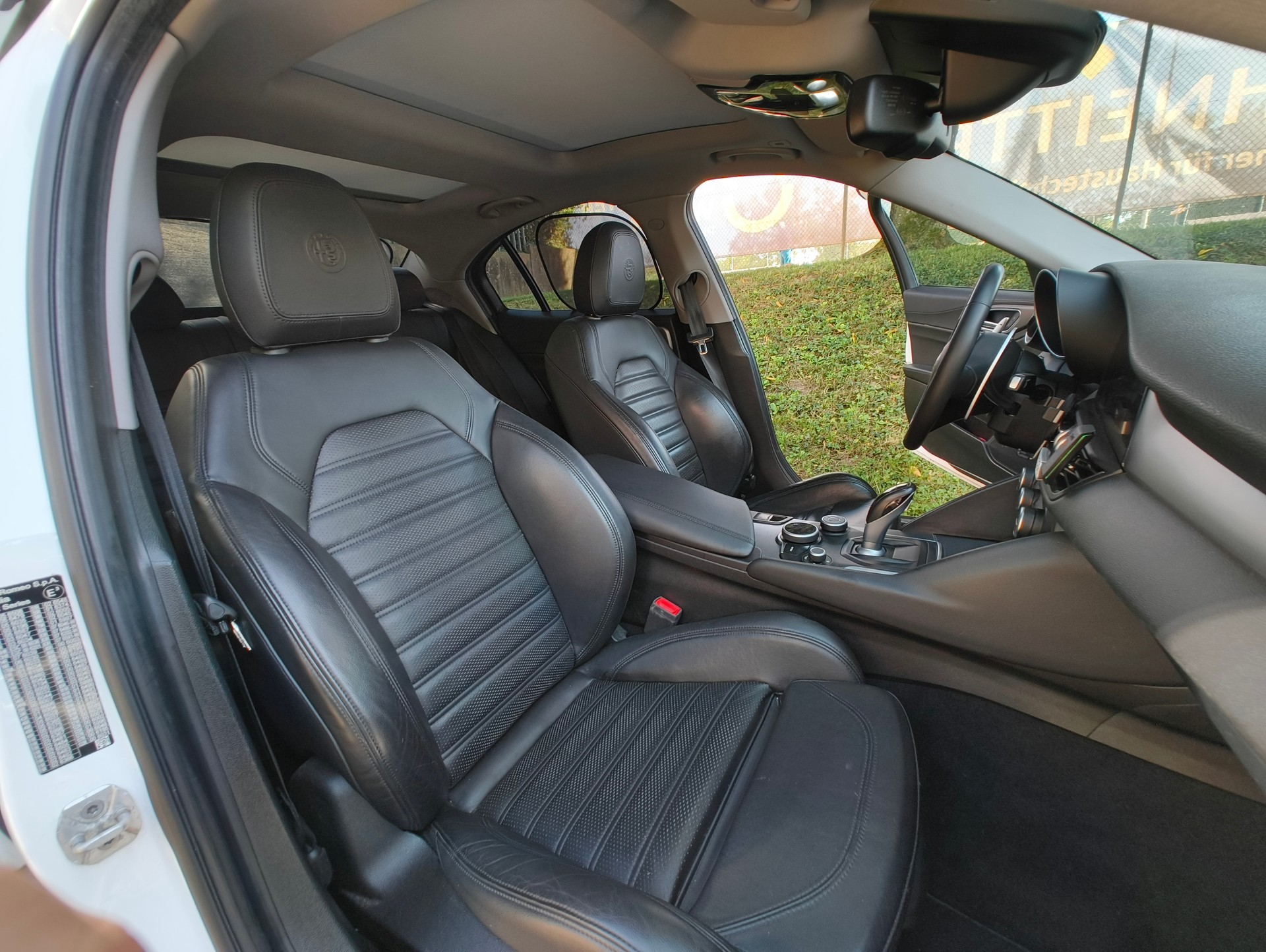 ALFA ROMEO Giulia 2.0 Veloce Q4 Automatic mit Premium Garantie-image-1