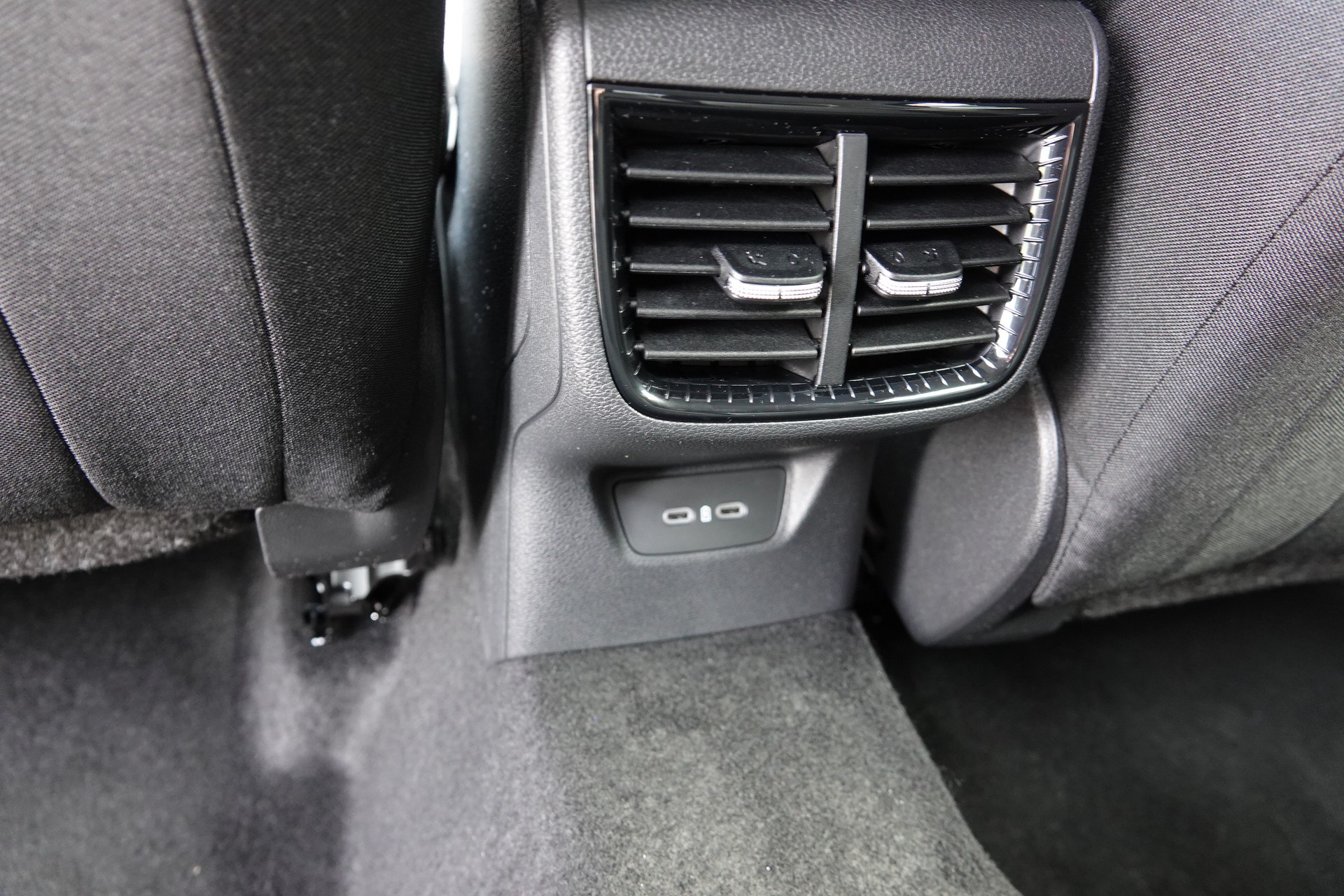 SKODA Fabia 1.0 TSI Selection-image-16