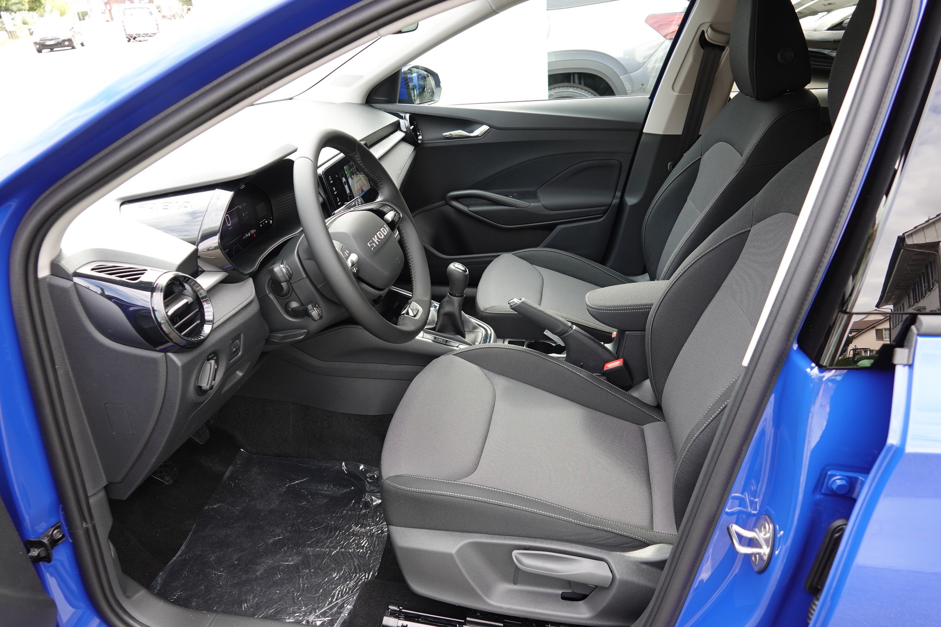 SKODA Fabia 1.0 TSI Selection-image-12