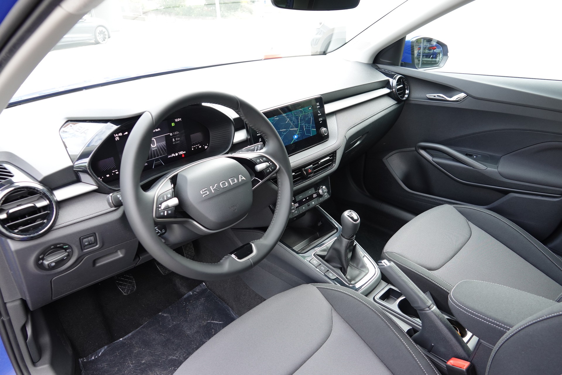 SKODA Fabia 1.0 TSI Selection-image-8