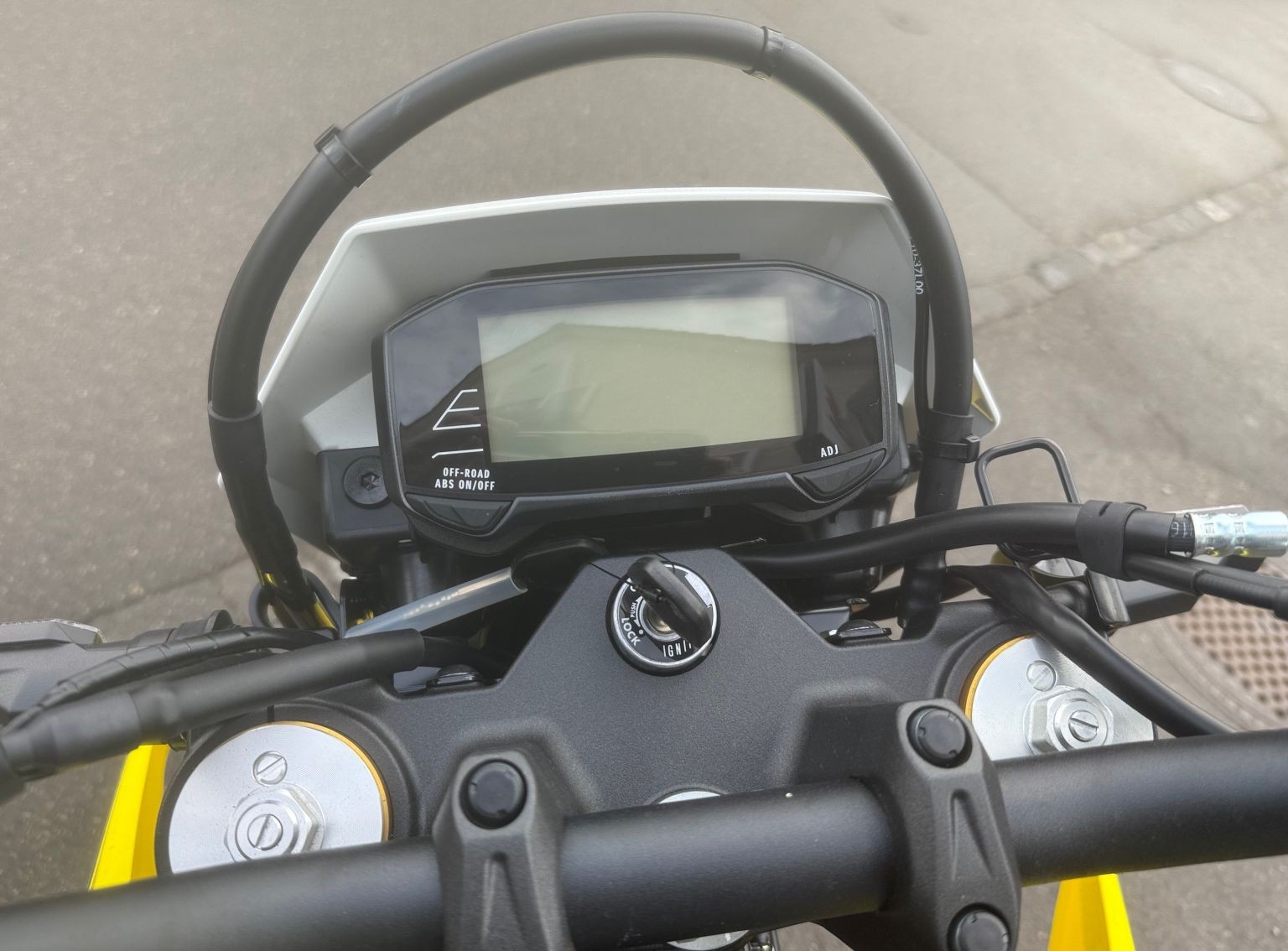 SUZUKI DR-Z4S-image-3