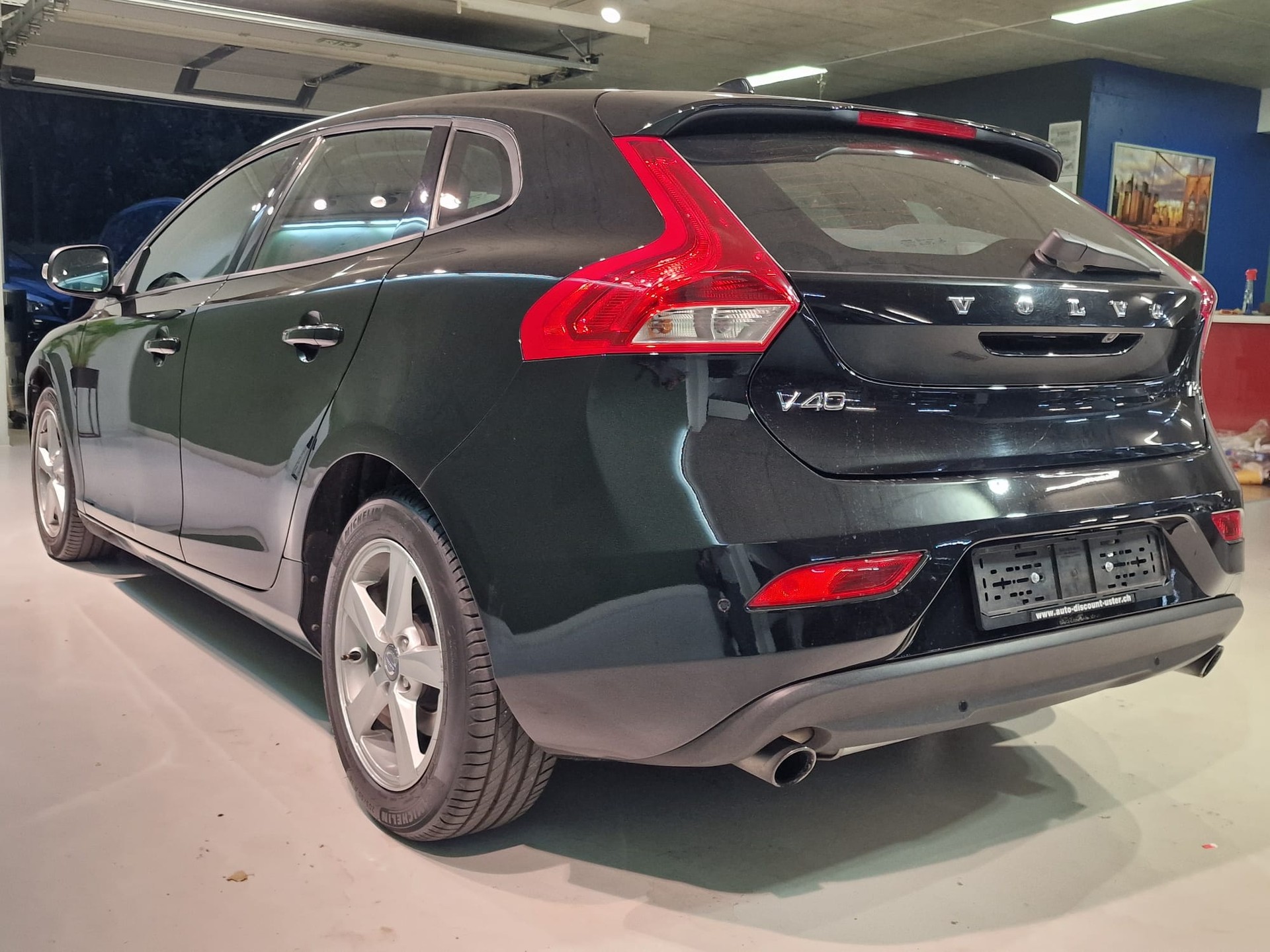 VOLVO V40 T3 Momentum-image-4