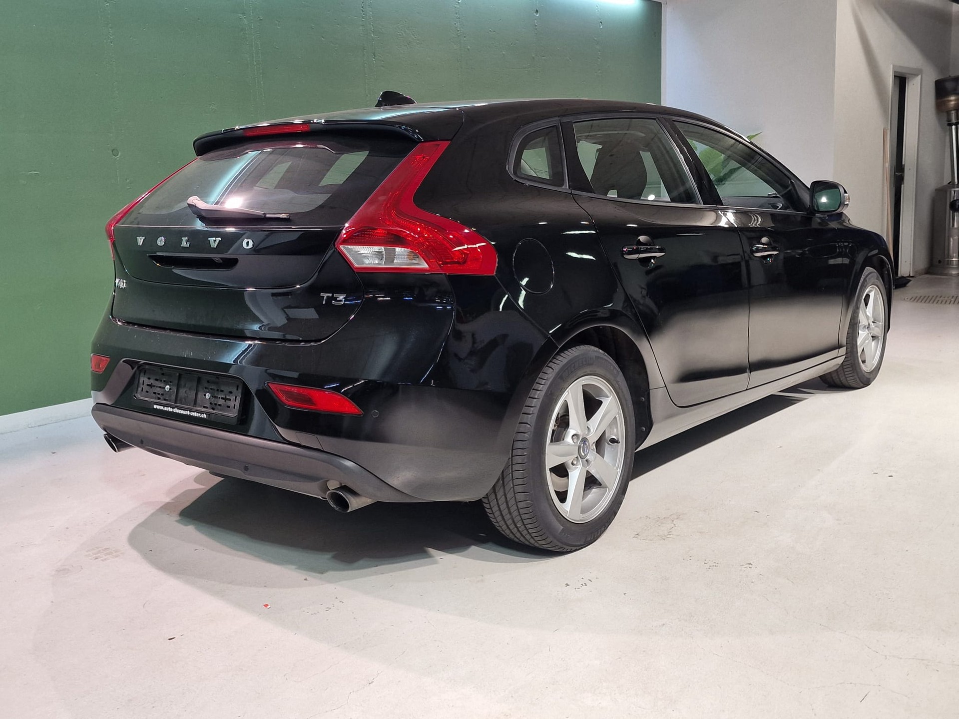 VOLVO V40 T3 Momentum-image-5