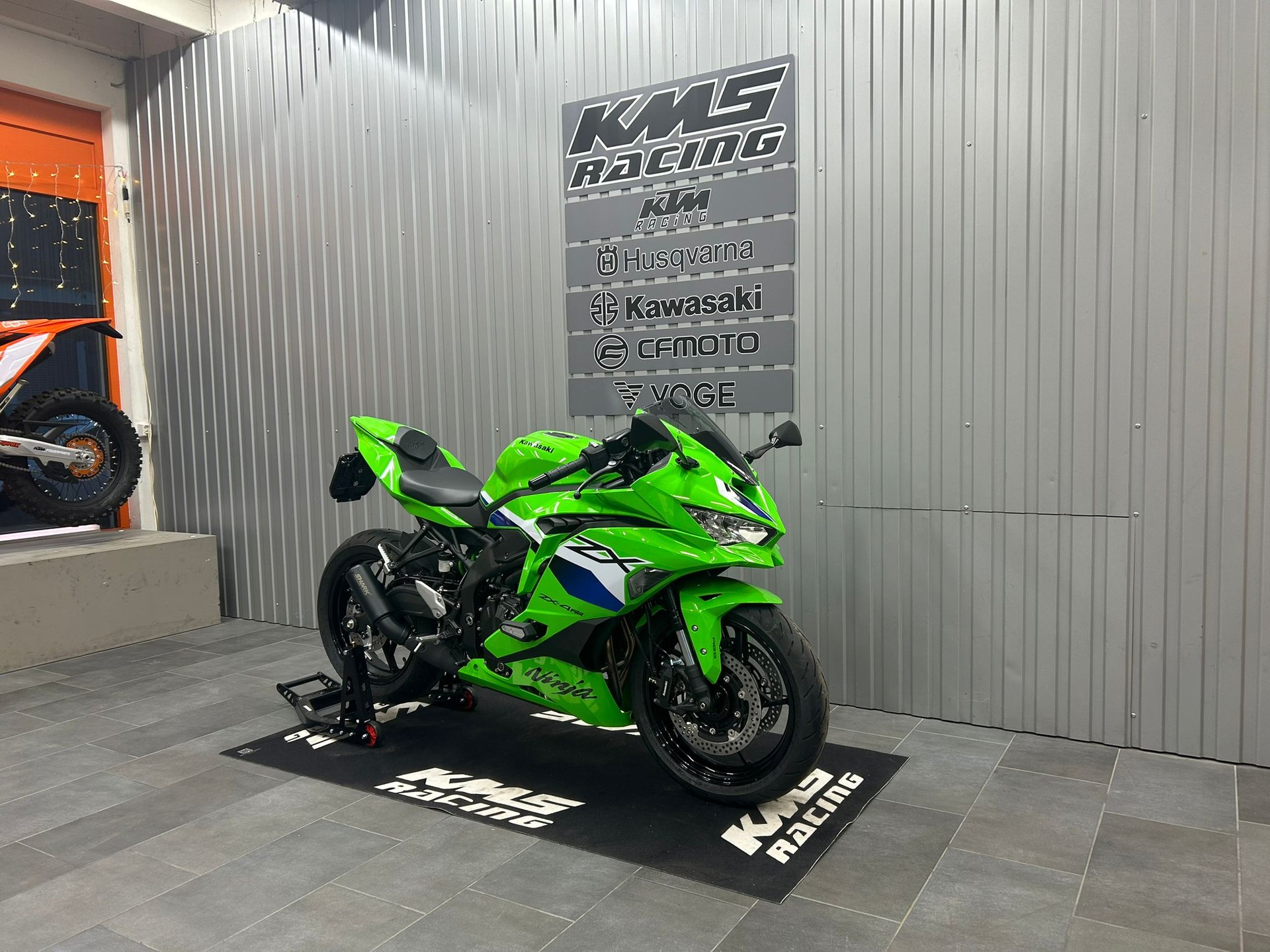 KAWASAKI Ninja ZX-4RR-image-4