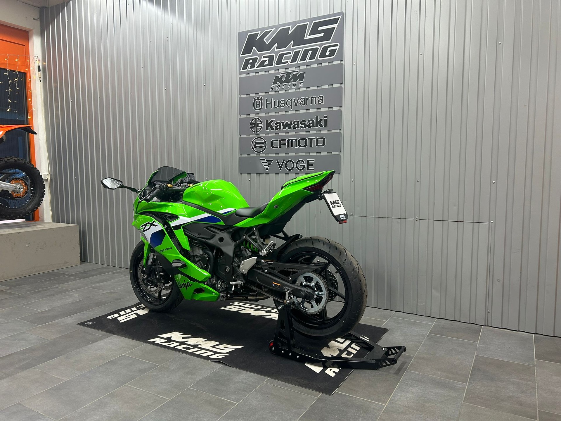 KAWASAKI Ninja ZX-4RR-image-3