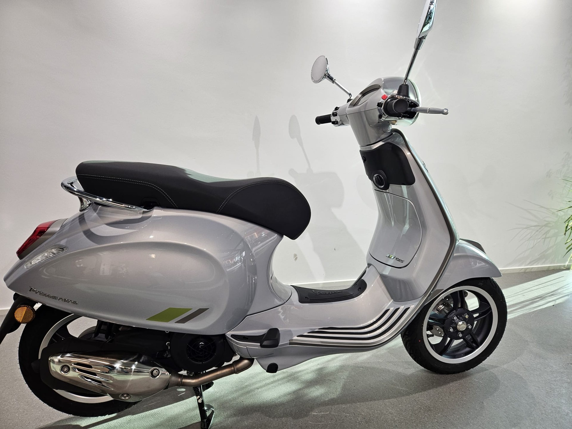 PIAGGIO Vespa Primavera 125 Tech Euro 5+-image-1