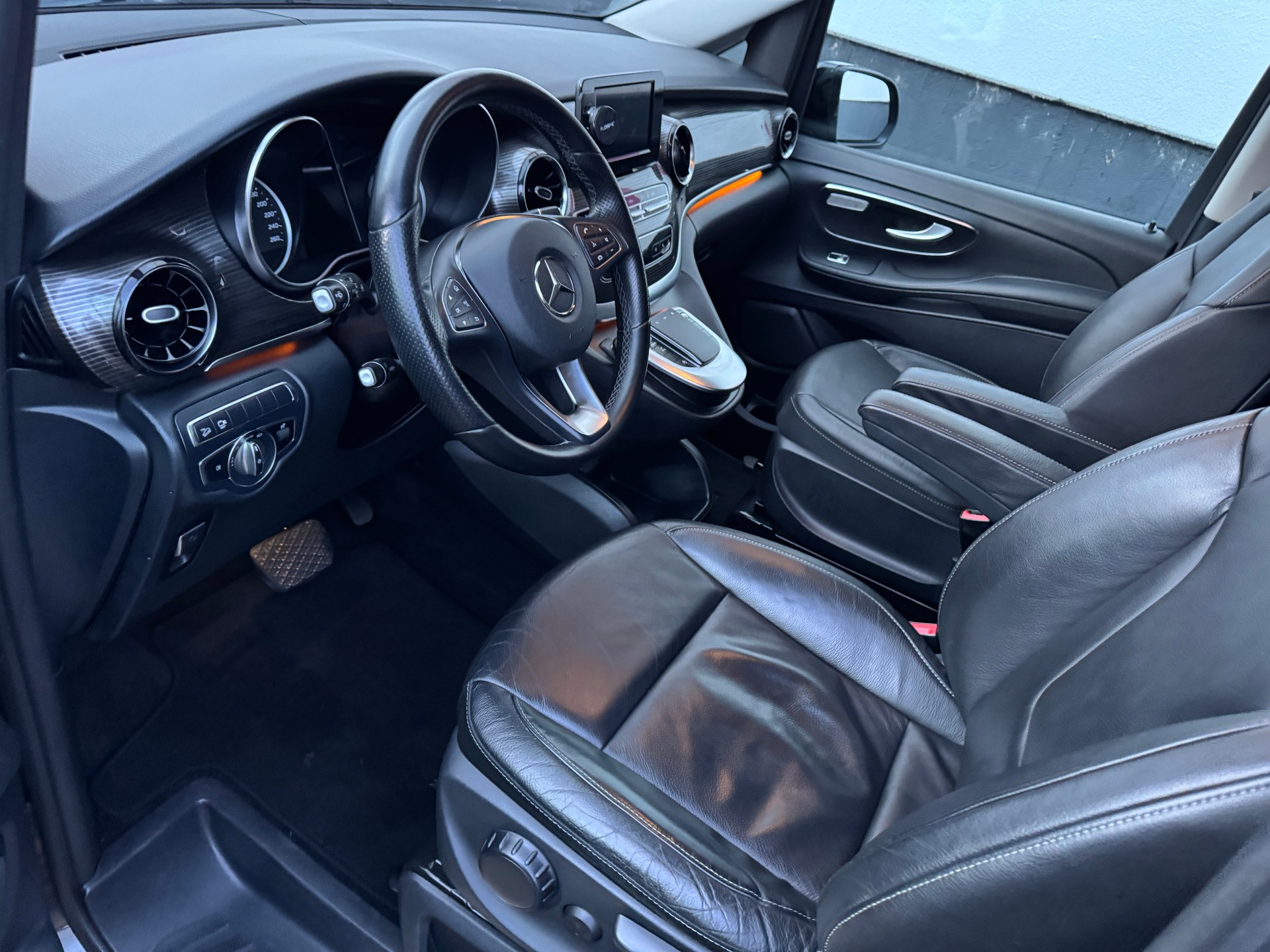 MERCEDES-BENZ V 250 d lang Avantgarde 4Matic G-Tronic-image-15