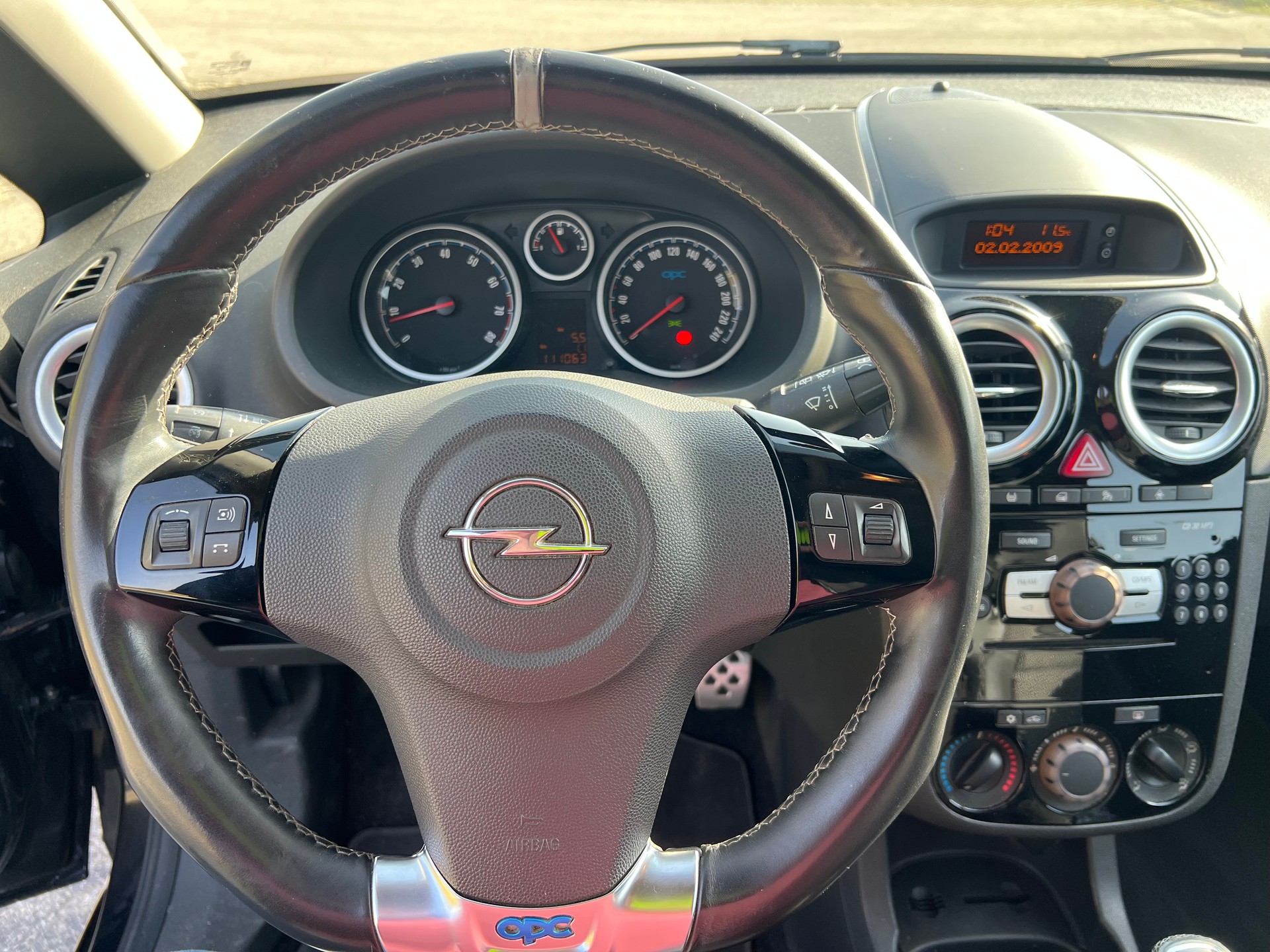 OPEL Corsa 1.6 Turbo OPC-image-8