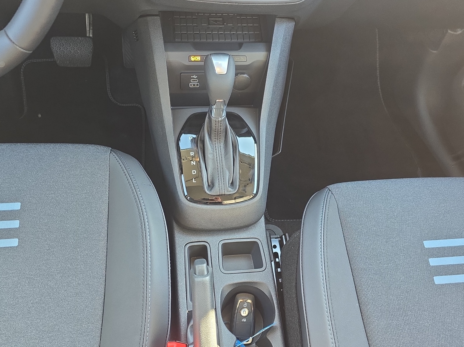FORD TOURNEO COURIERier 1.0 EcoBoost A-image-9
