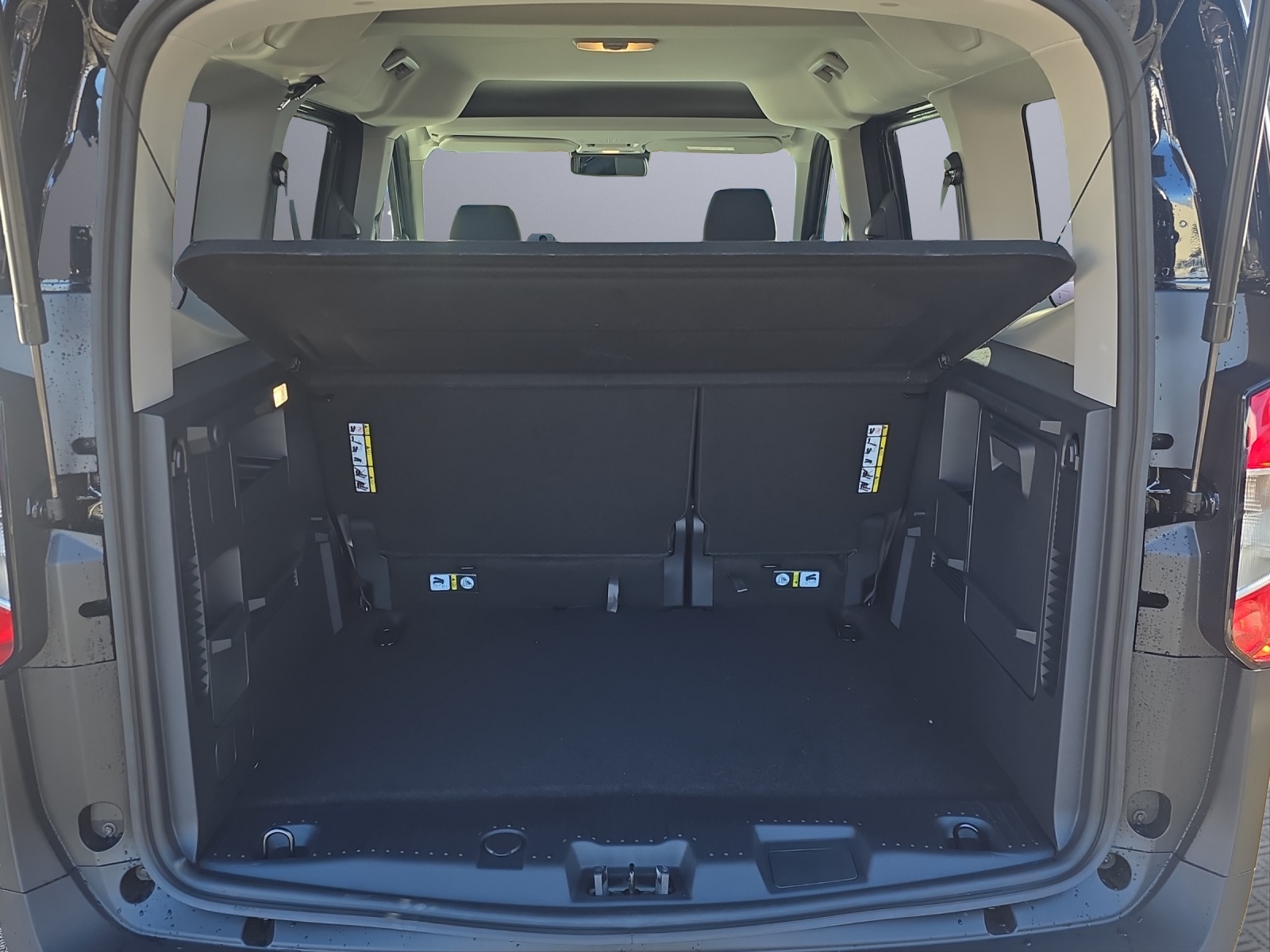 FORD TOURNEO COURIERier 1.0 EcoBoost A-image-13