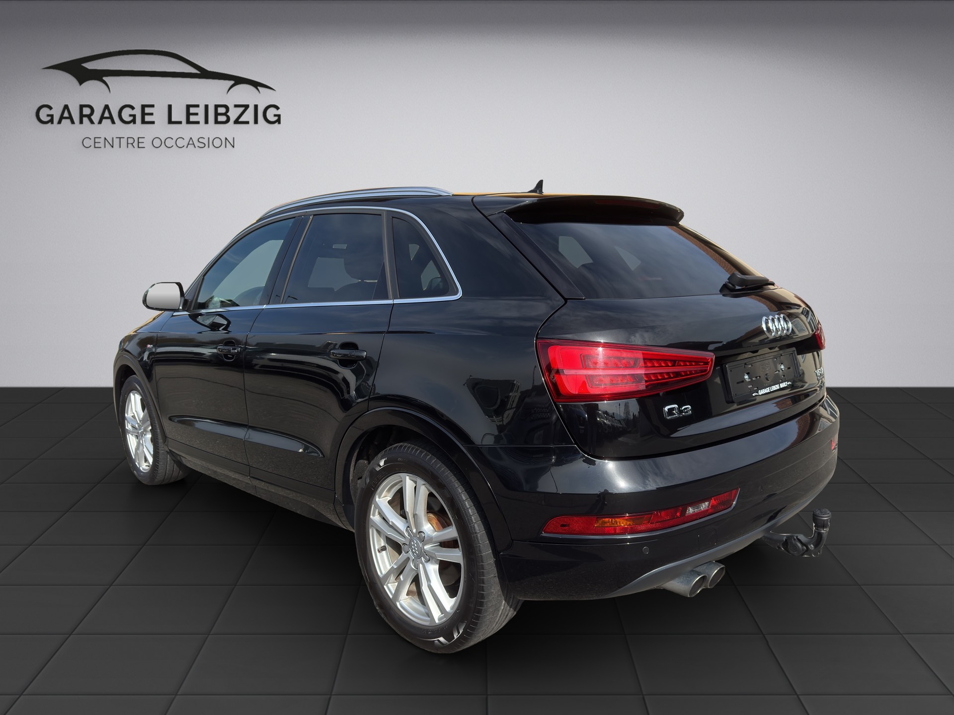 AUDI Q3 2.0 TFSI Sport quattro STr-image-2