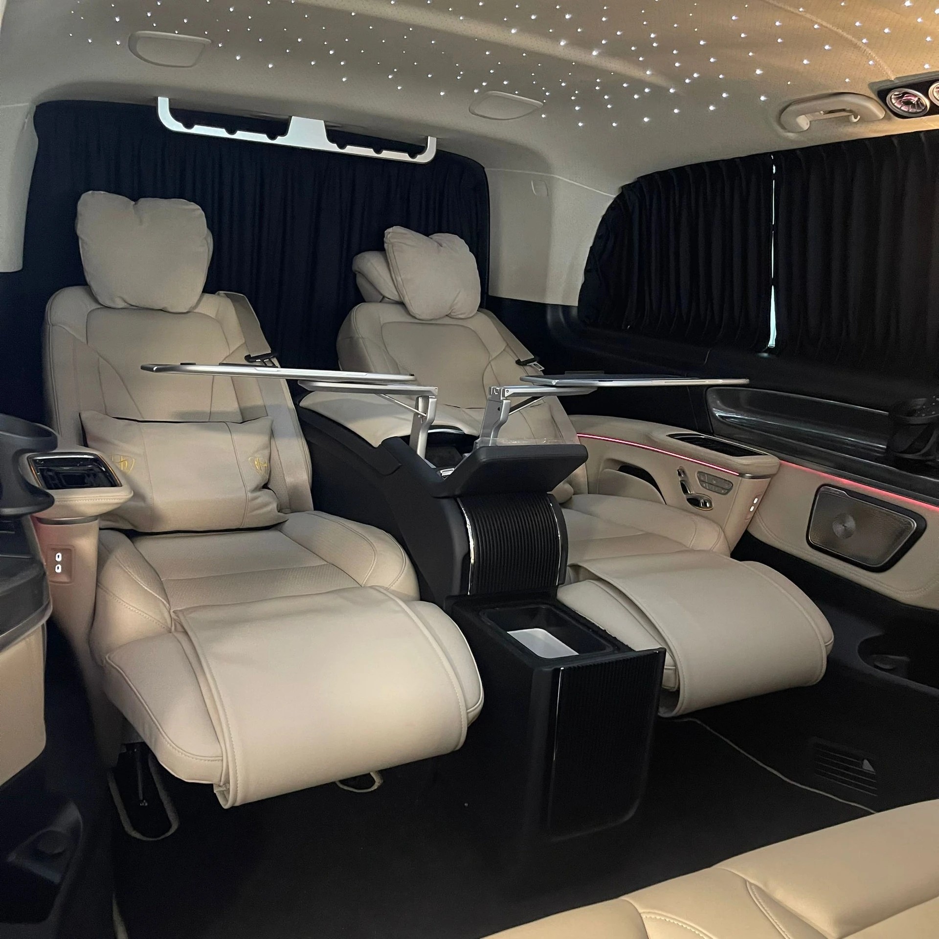 MERCEDES-BENZ V 300 d Extra-Lang 4matic Exclusive FALCON CARDADA V.I.P-showroom-element-1