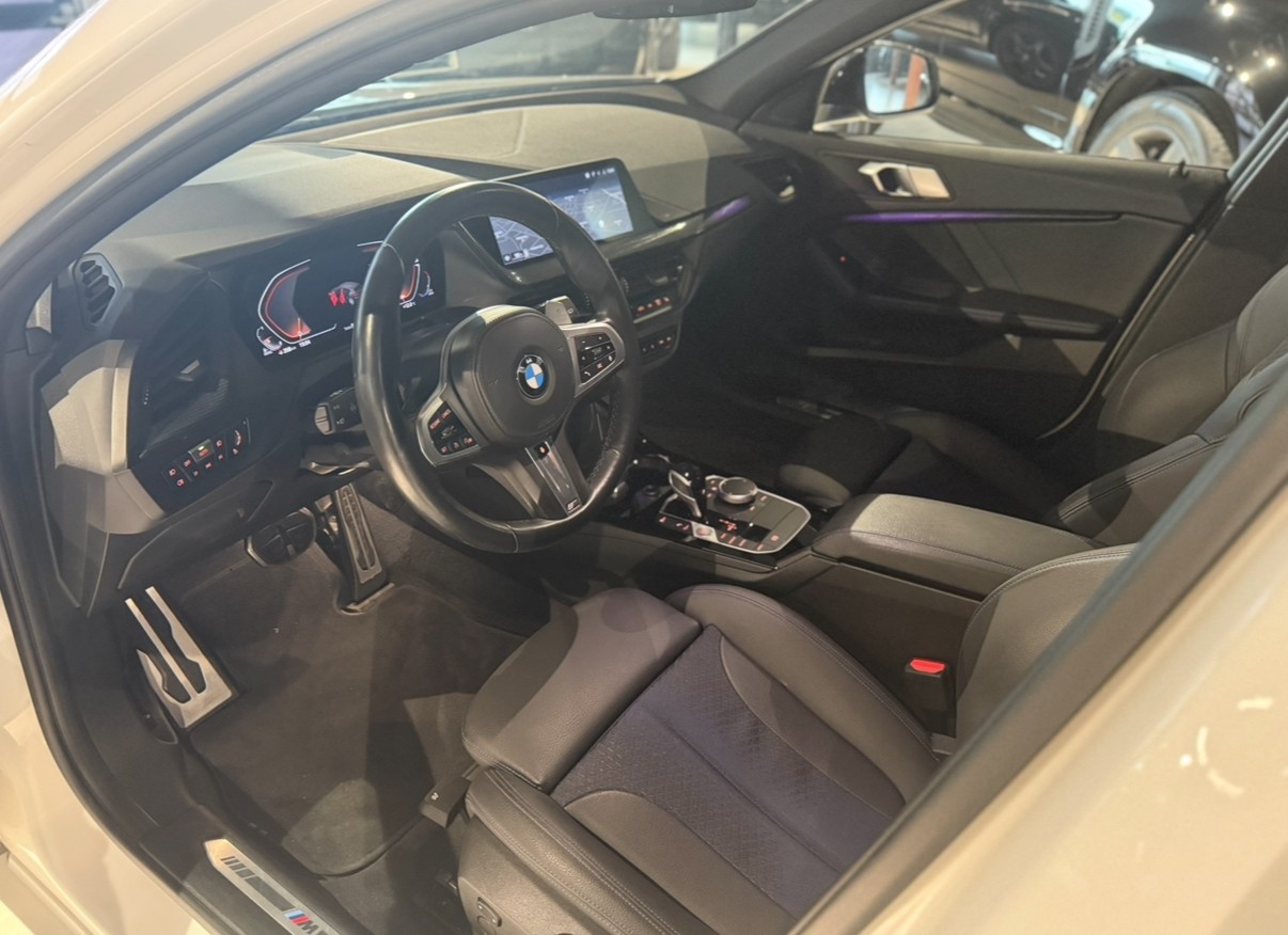 BMW 118d Steptronic M Sport-image-5