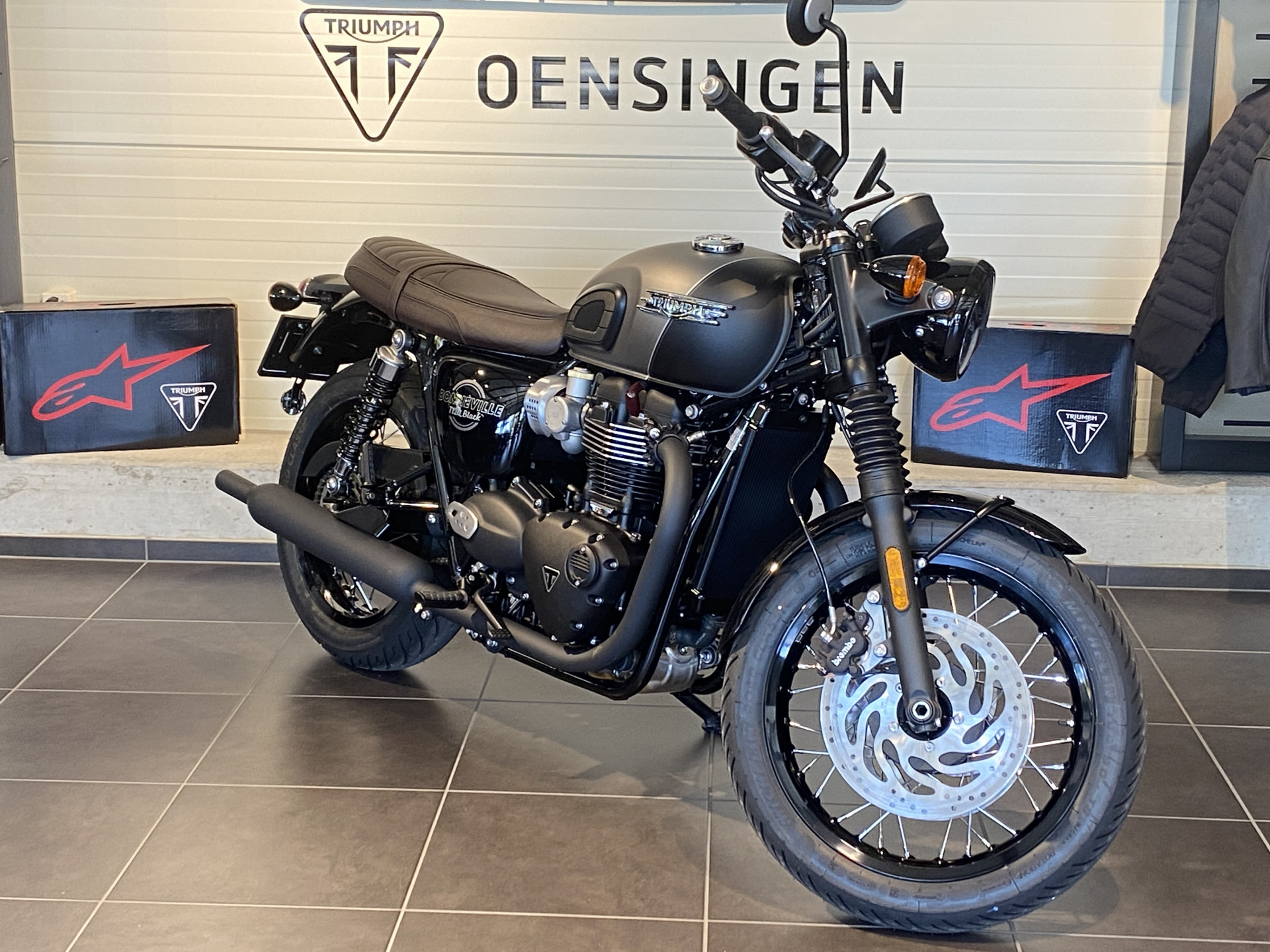 TRIUMPH Bonneville T120 Black (4.49 % Power Leasing - Gültig bis 30.06.2026)-image-2