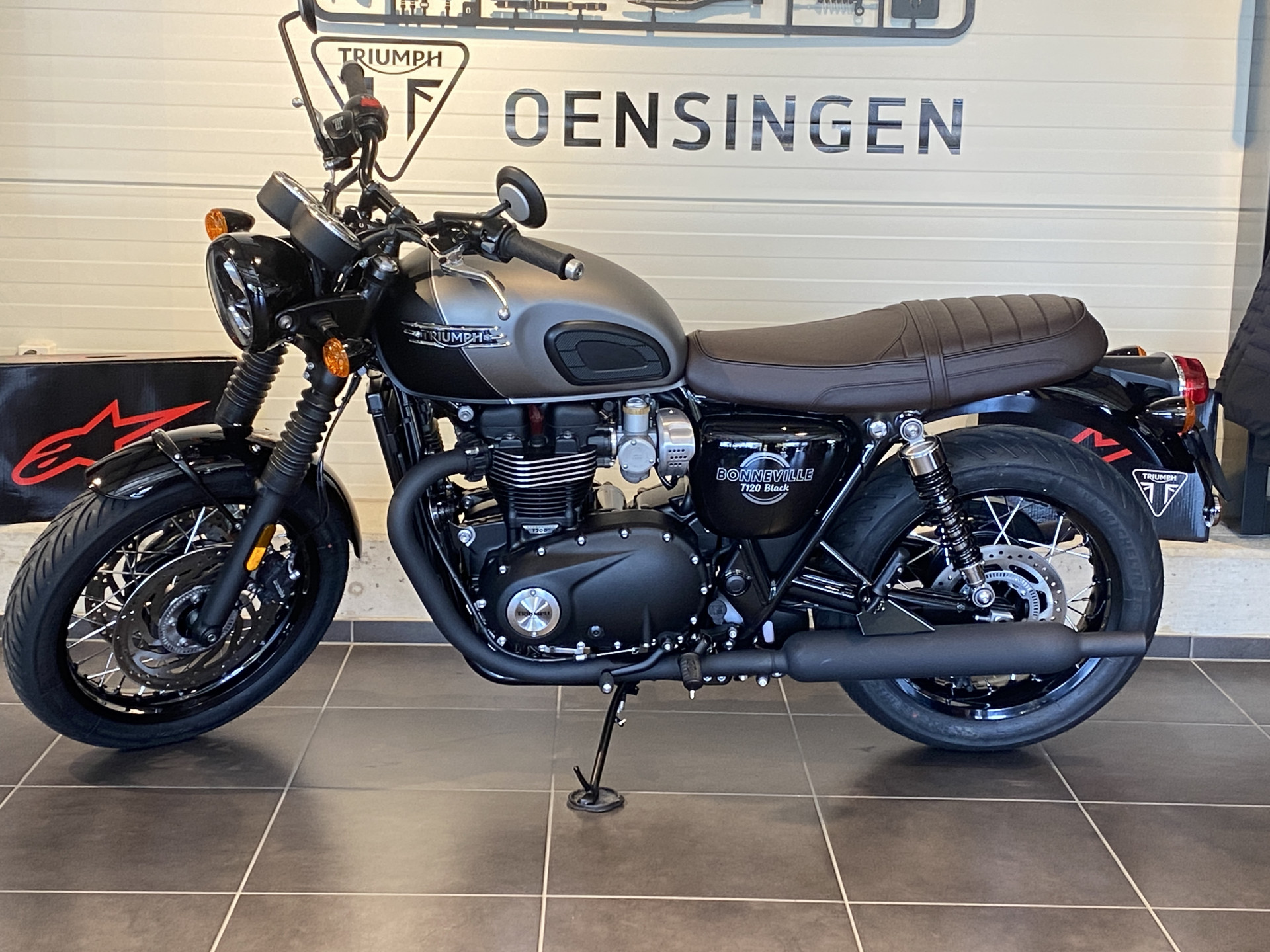 TRIUMPH Bonneville T120 Black (4.49 % Power Leasing - Gültig bis 30.06.2026)-image-0
