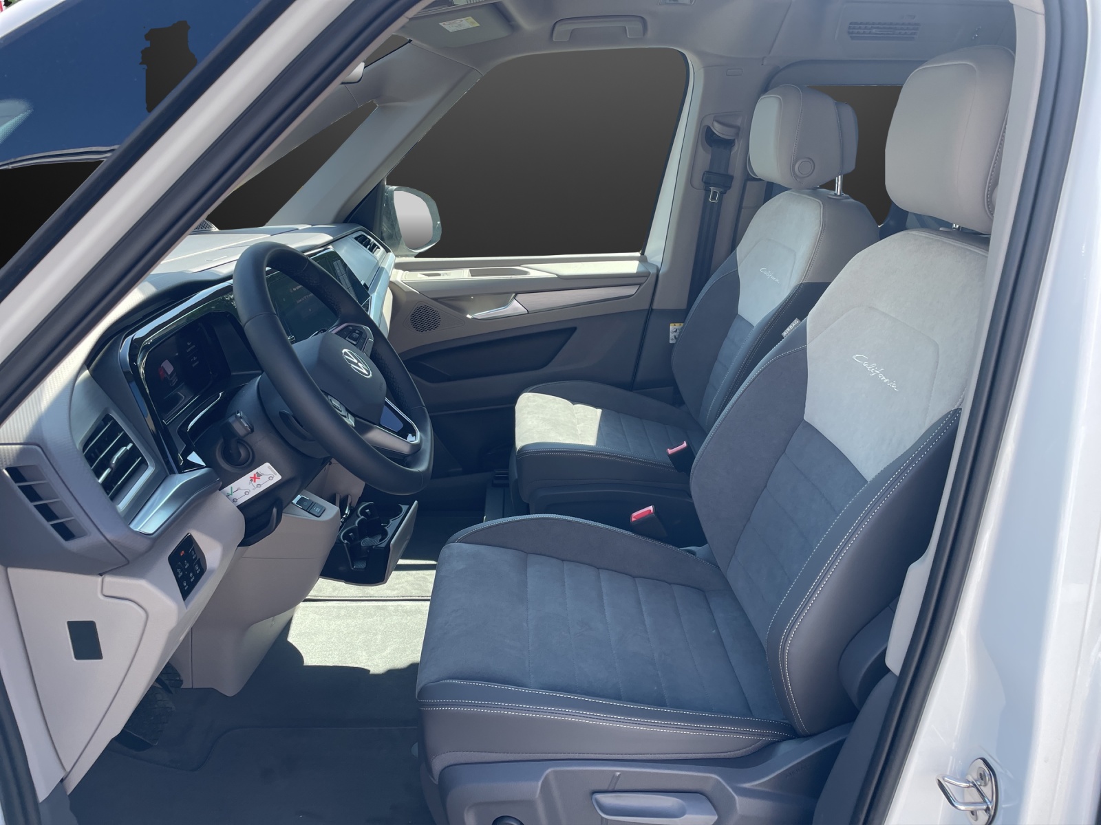 VW California eHybrid Ocean 4Motion-image-7