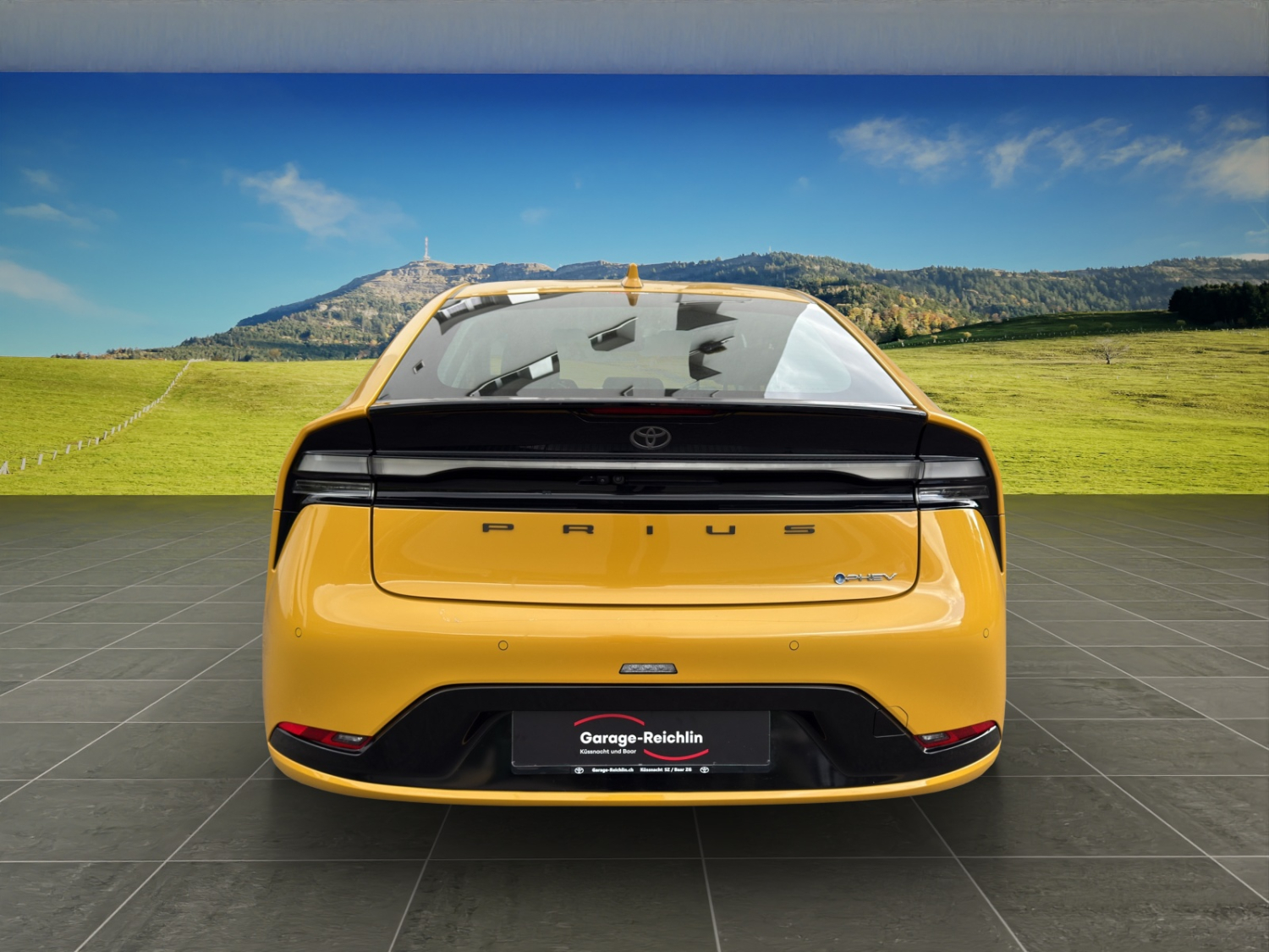 TOYOTA Prius 2.0 Plug-In-Hybrid Style-showroom-element-3