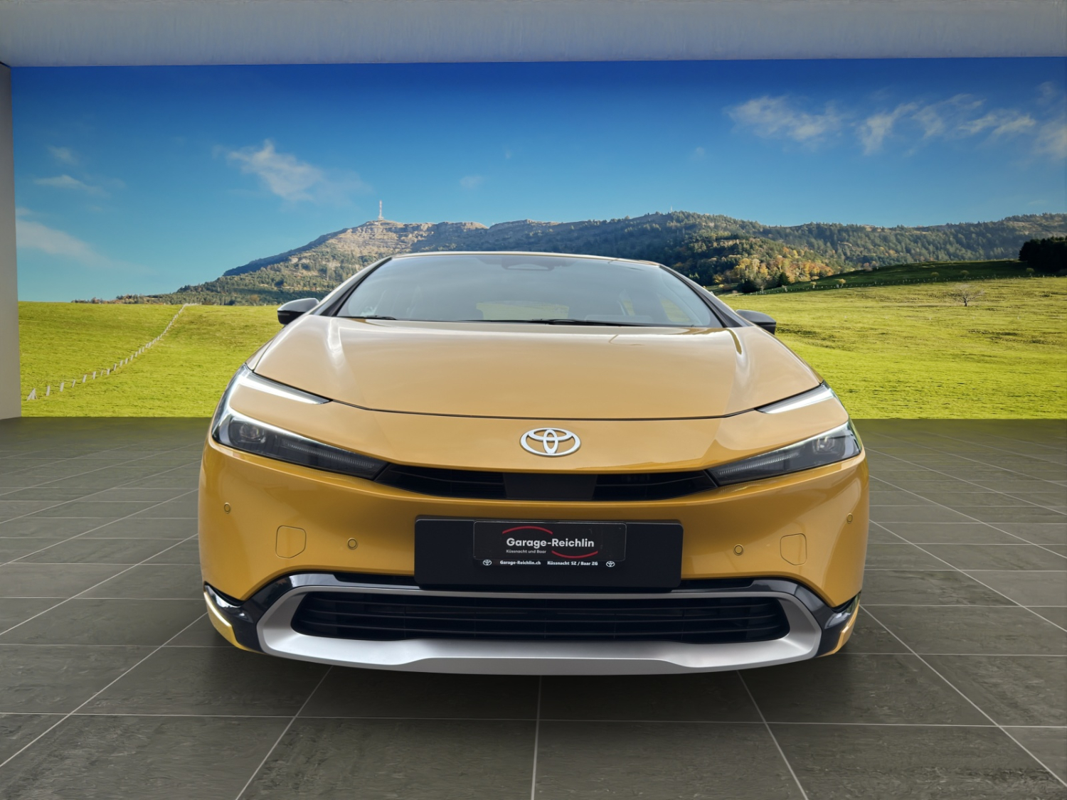 TOYOTA Prius 2.0 Plug-In-Hybrid Style-image-7