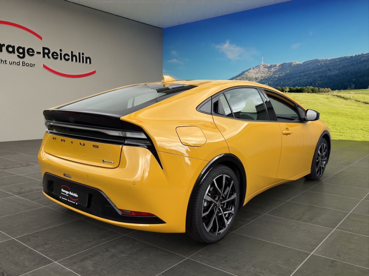 TOYOTA Prius 2.0 Plug-In-Hybrid Style-image-4