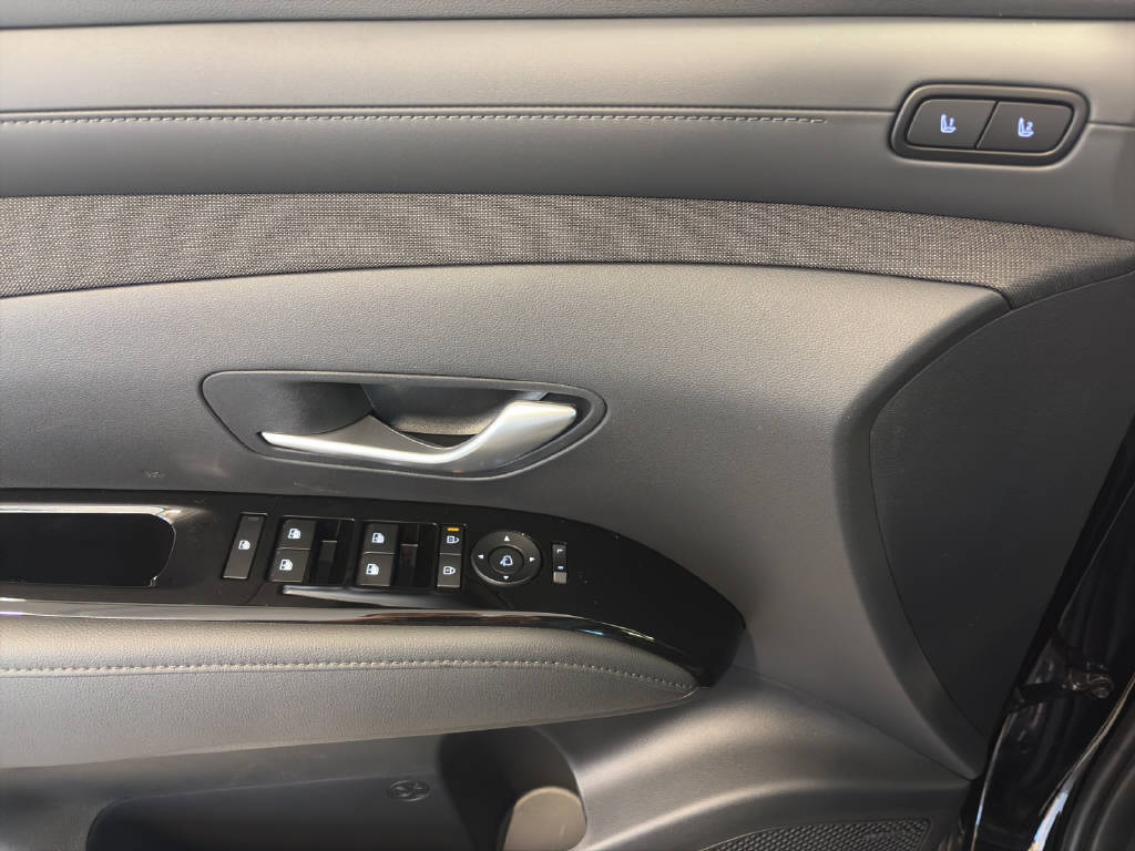 HYUNDAI Tucson 1.6 T-GDi HEV Vertex Swiss Edition 4WD-image-2
