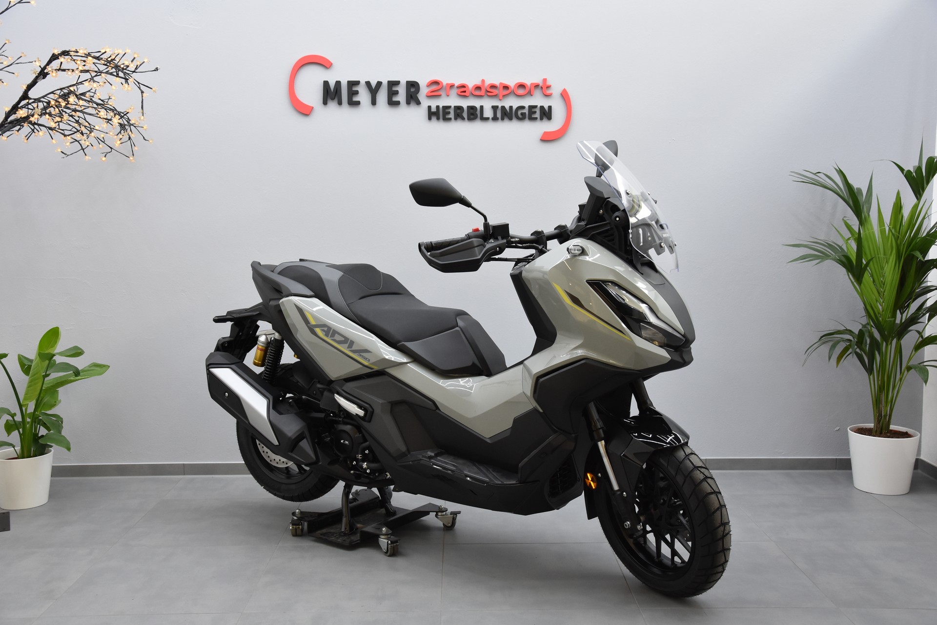 HONDA ADV 350-image-1