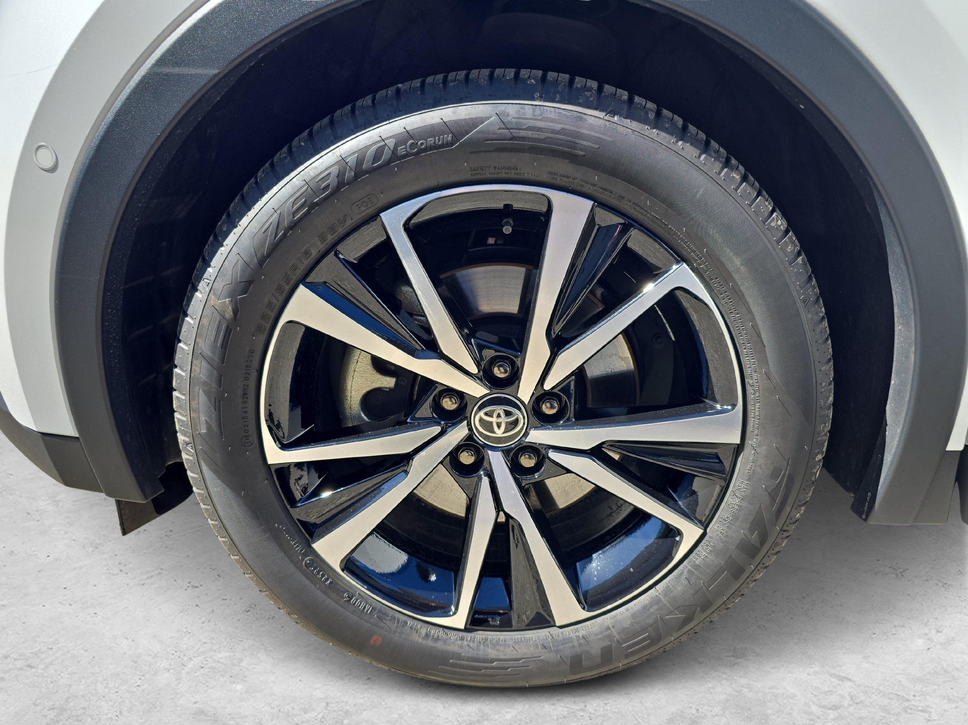 TOYOTA C-HR 2.0 HEV Trend 4x4 / Jetzt mit attraktivem 1.9% Leasing-image-19