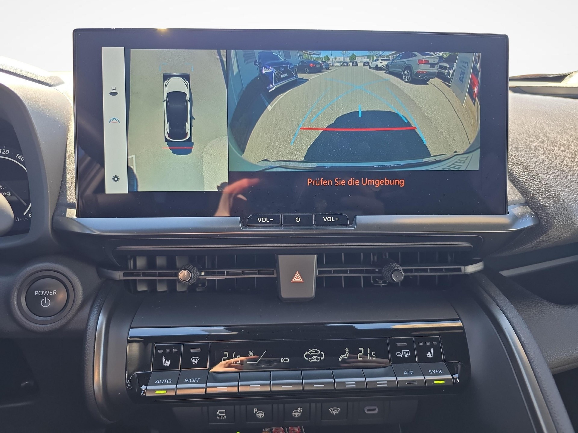 TOYOTA C-HR 2.0 HEV Trend 4x4 / Jetzt mit attraktivem 1.9% Leasing-image-14