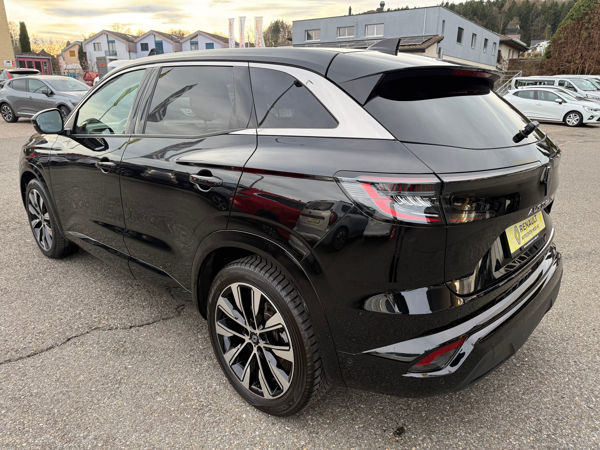 RENAULT Austral 1.2 HEV 200 Techno A-showroom-element-3