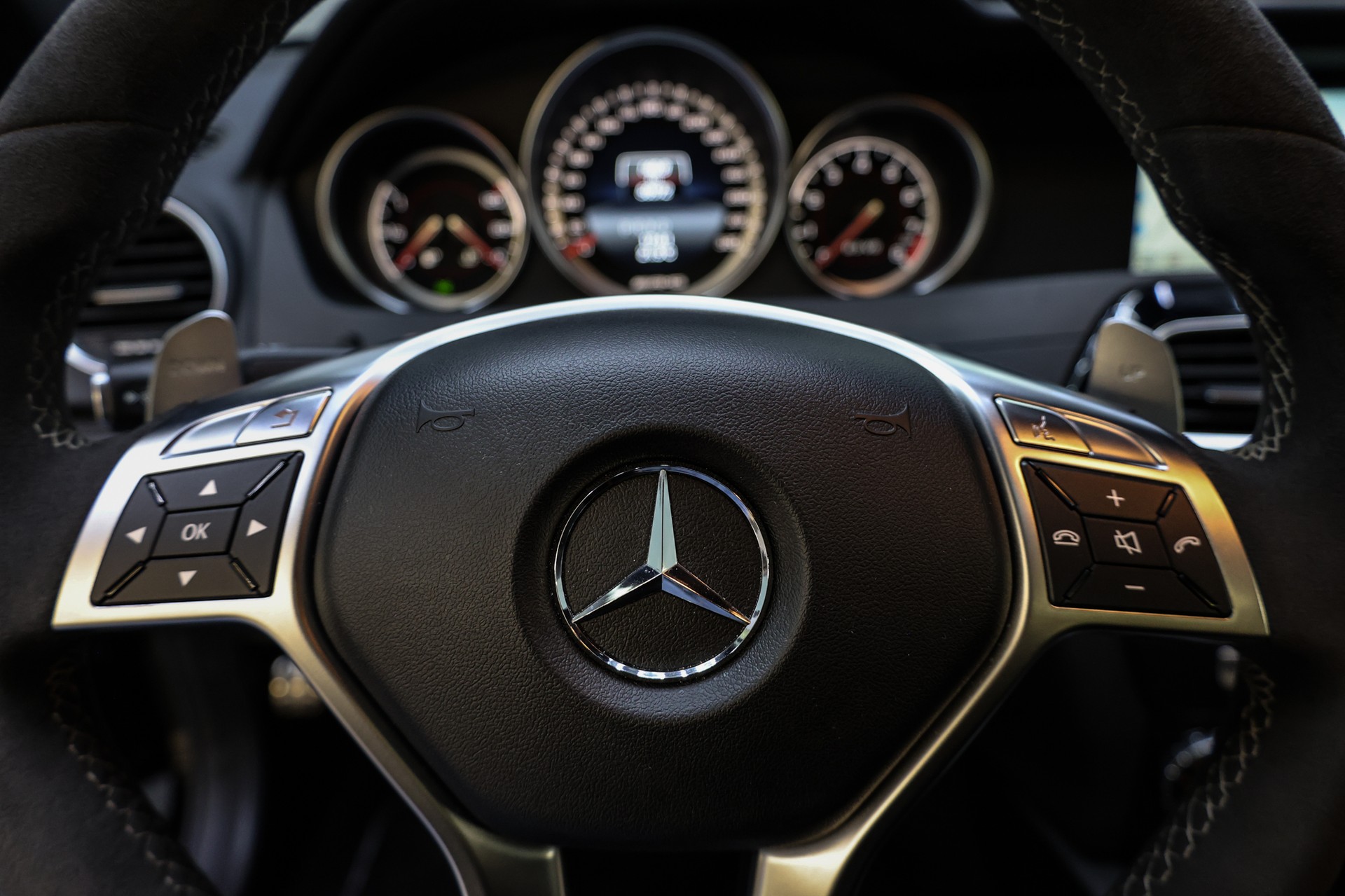 MERCEDES-BENZ C 63 V8 AMG Coupé Edition 507-image-19