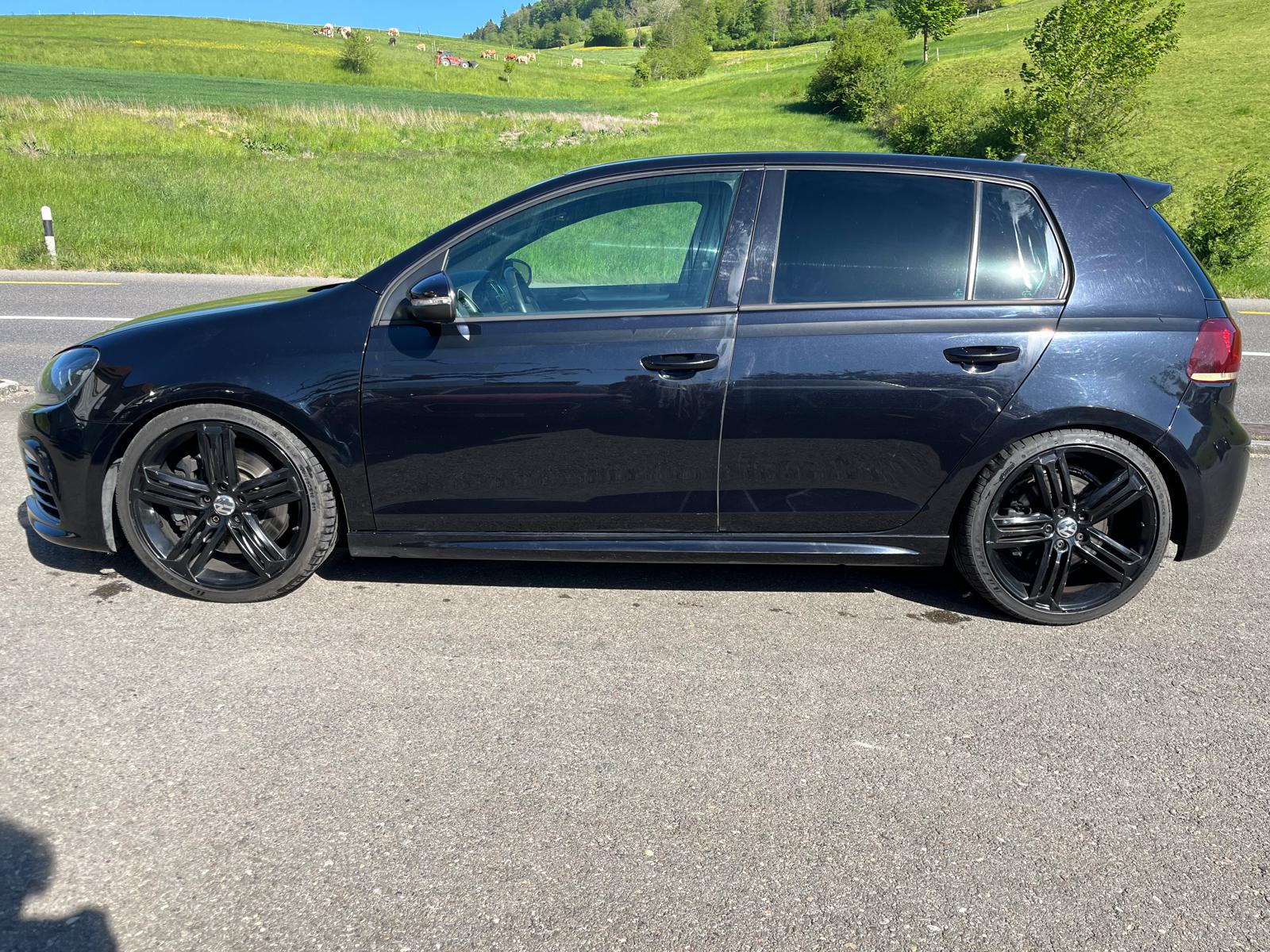 VW Golf 2.0 TSI R 4Motion DSG-showroom-element-2