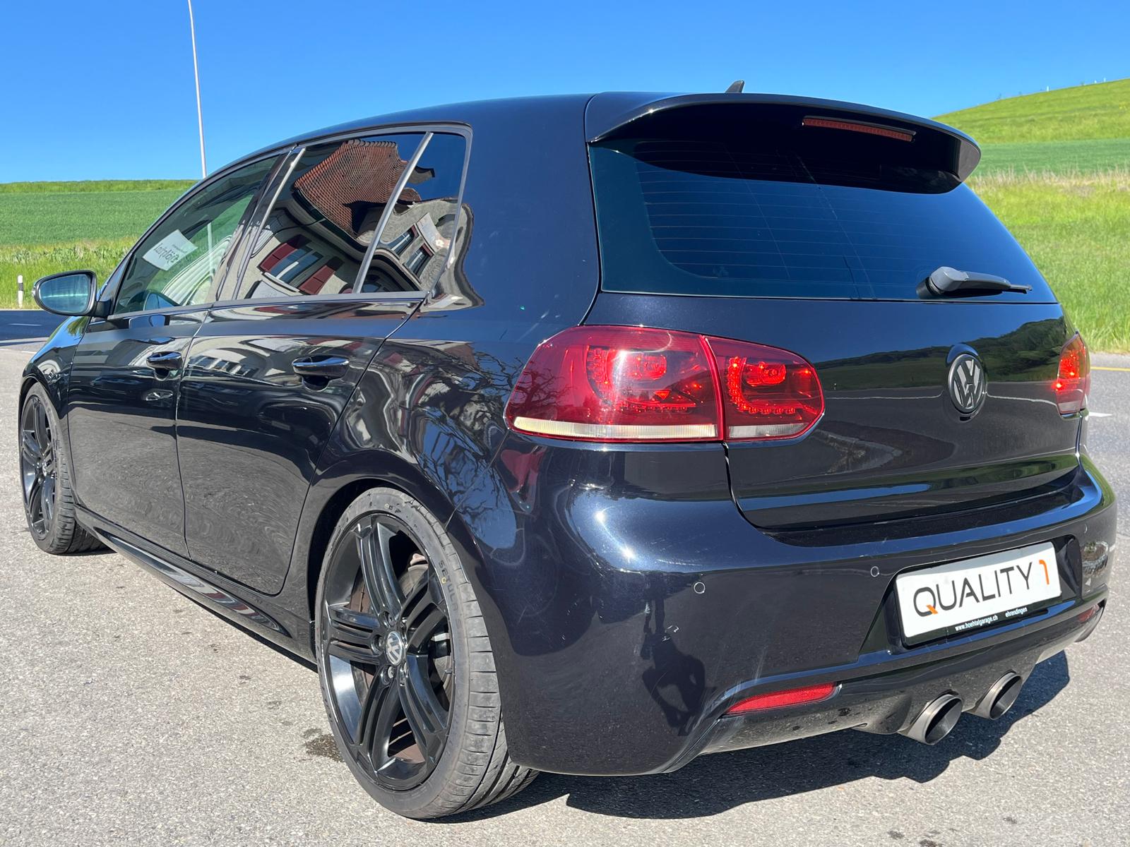 VW Golf 2.0 TSI R 4Motion DSG-showroom-element-3