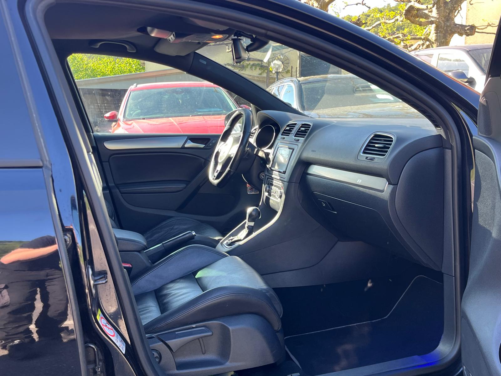 VW Golf 2.0 TSI R 4Motion DSG-image-10
