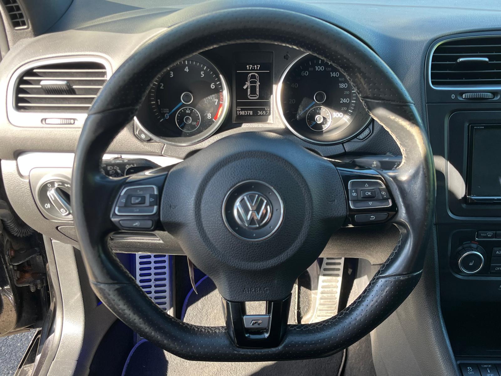 VW Golf 2.0 TSI R 4Motion DSG-image-15