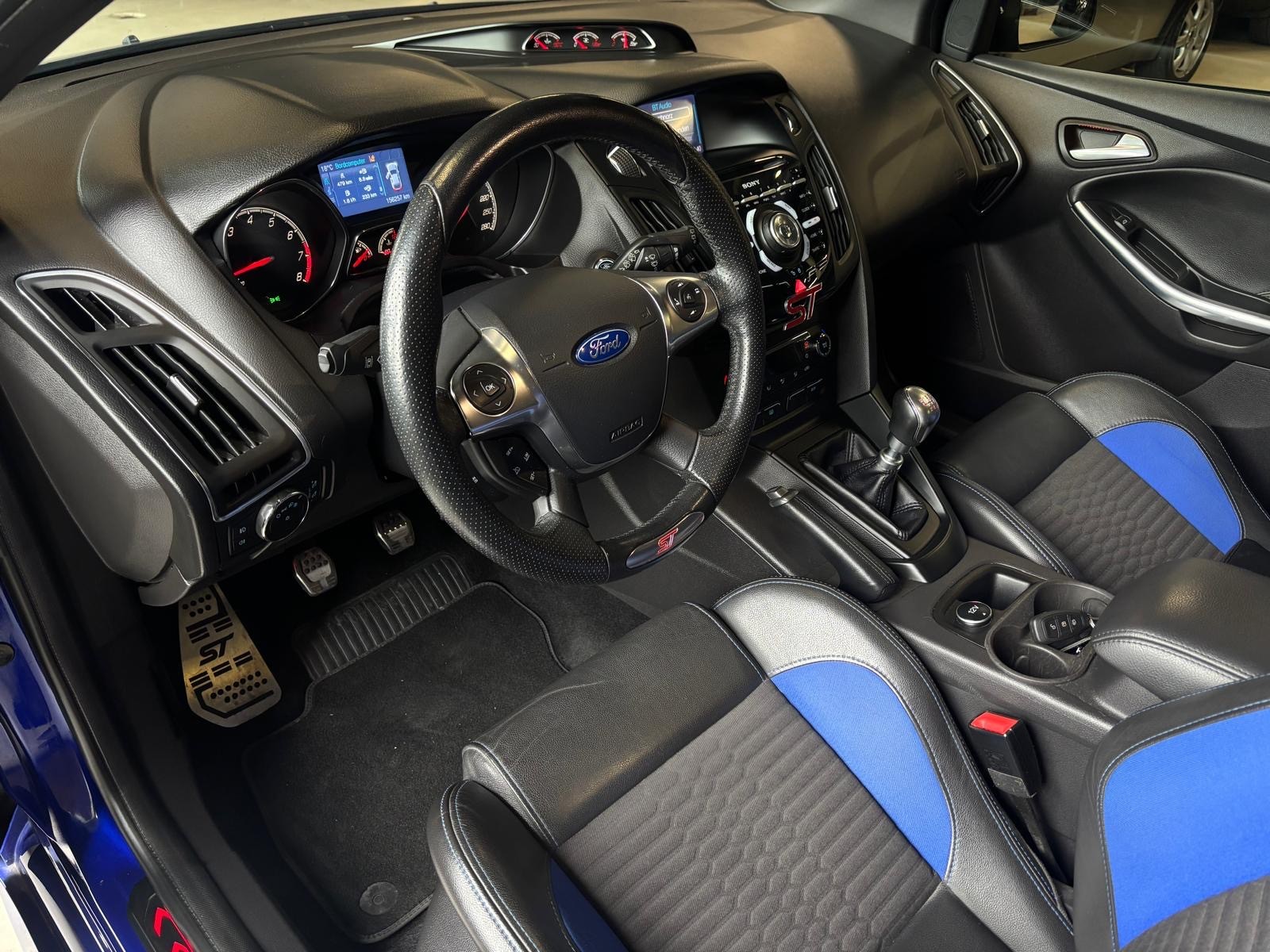 FORD Focus 2.0 SCTi ST-3-image-12