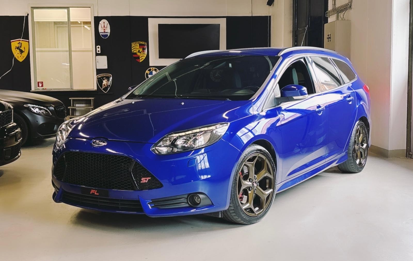FORD Focus 2.0 SCTi ST-3-image-1
