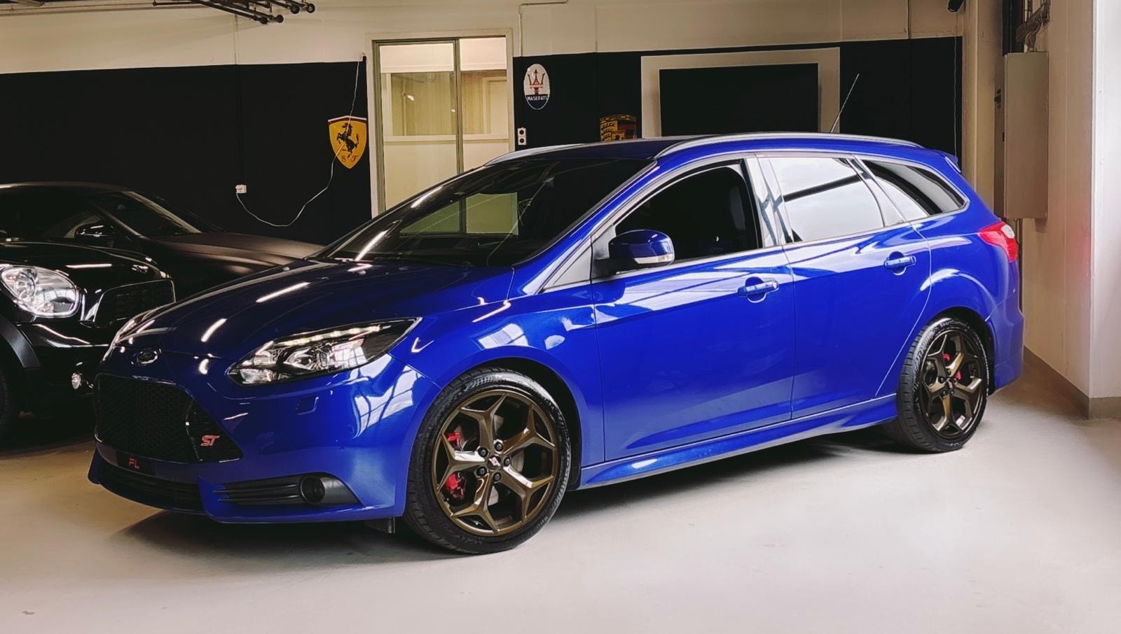 FORD Focus 2.0 SCTi ST-3-image-4
