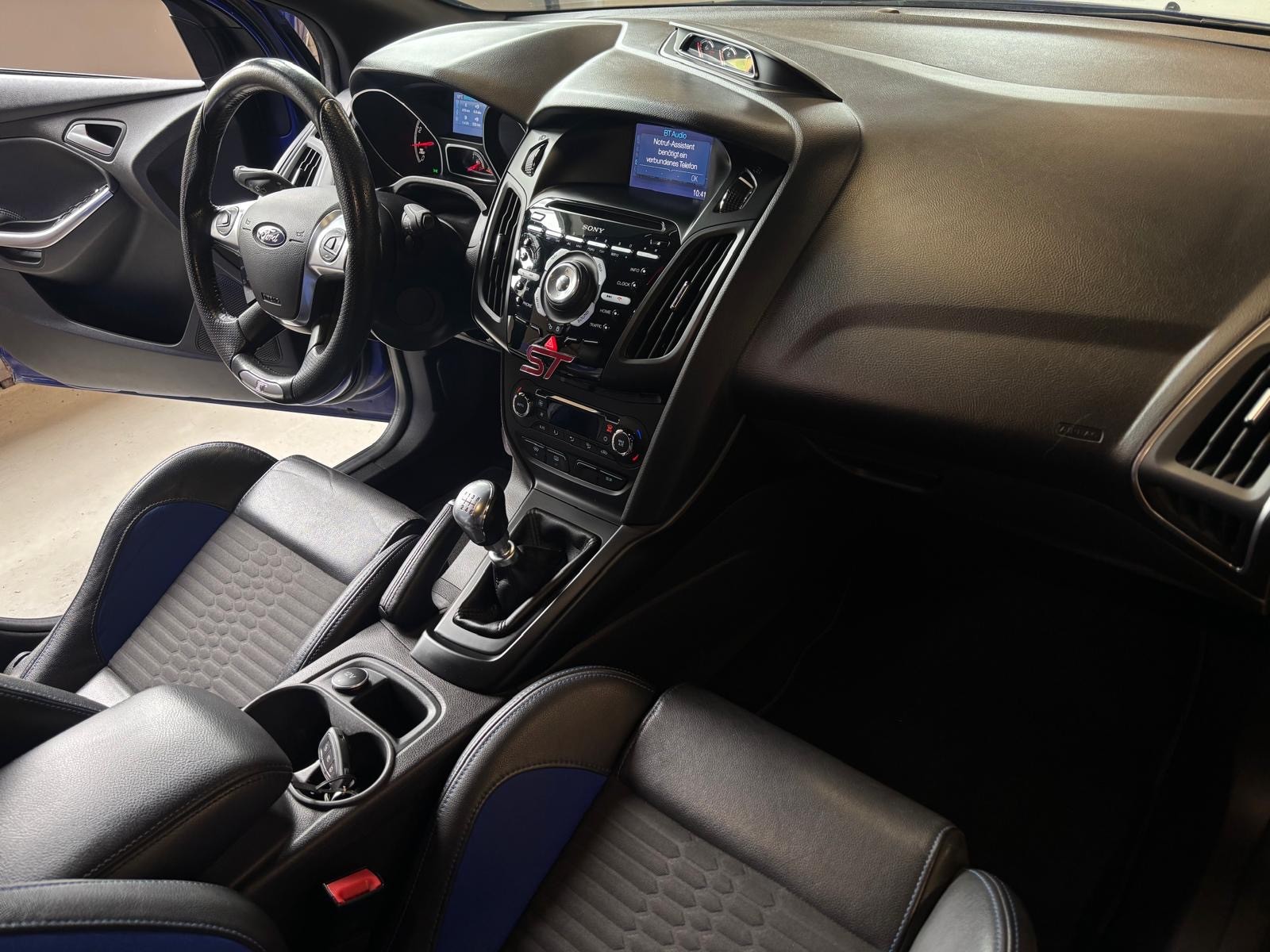 FORD Focus 2.0 SCTi ST-3-image-11
