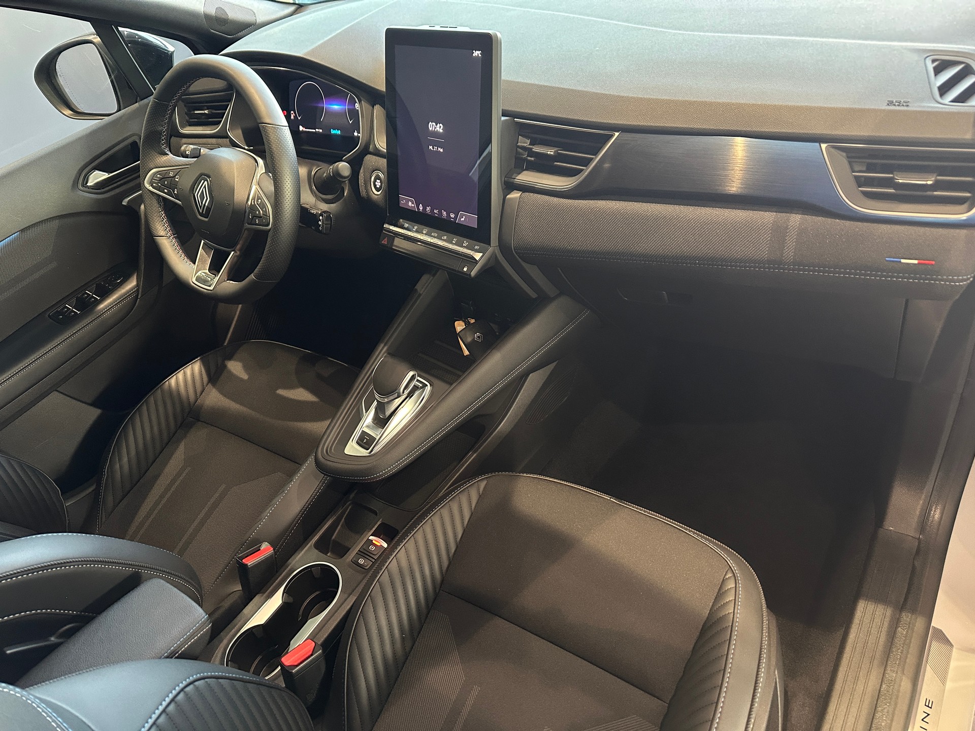 RENAULT Captur 1.3 TCe Esprit Alpine EDC-image-18